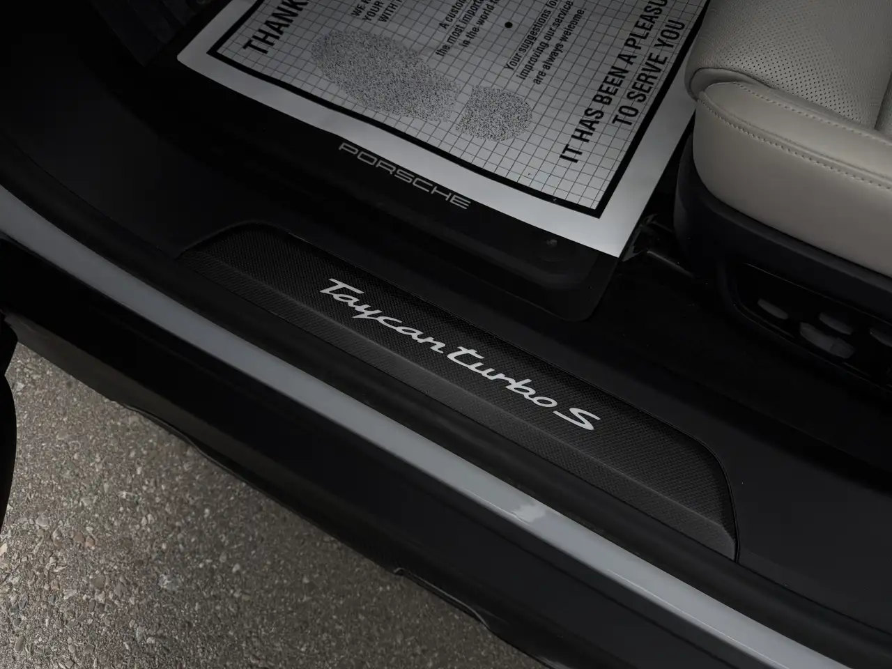 Porsche Taycan снимка Porsche Taycan