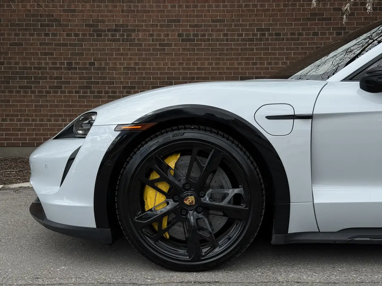 Porsche Taycan снимка Porsche Taycan