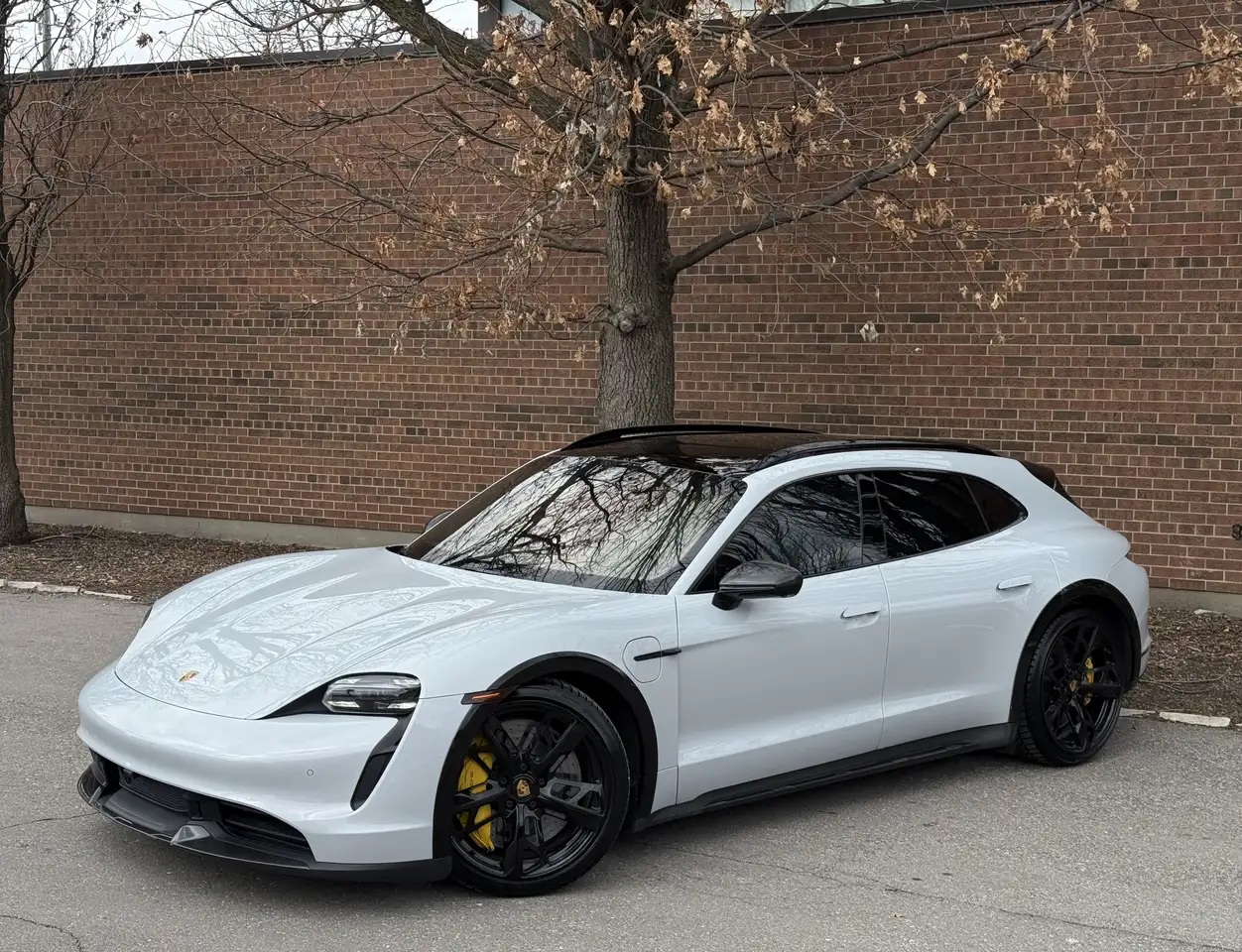 Porsche Taycan снимка Porsche Taycan
