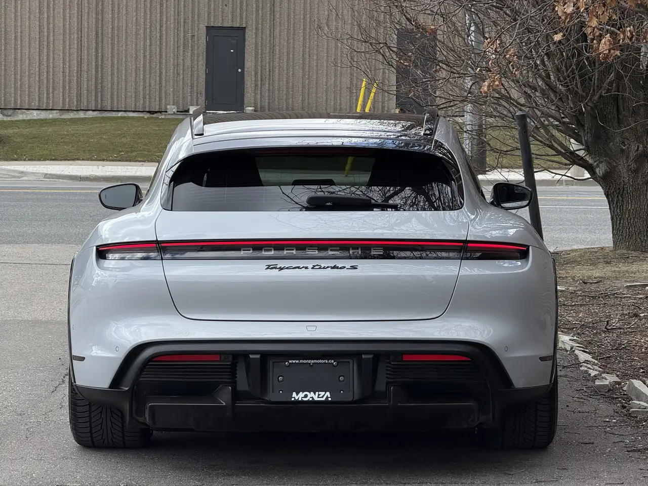 Porsche Taycan снимка Porsche Taycan