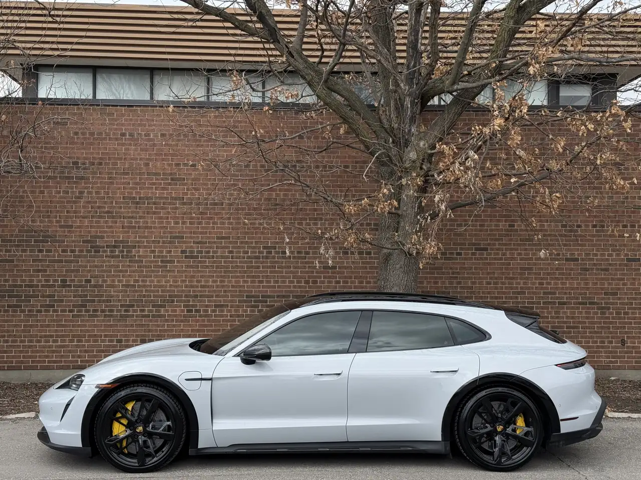 Porsche Taycan снимка Porsche Taycan