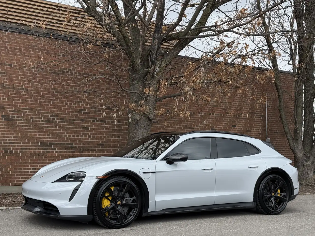 Porsche Taycan снимка Porsche Taycan