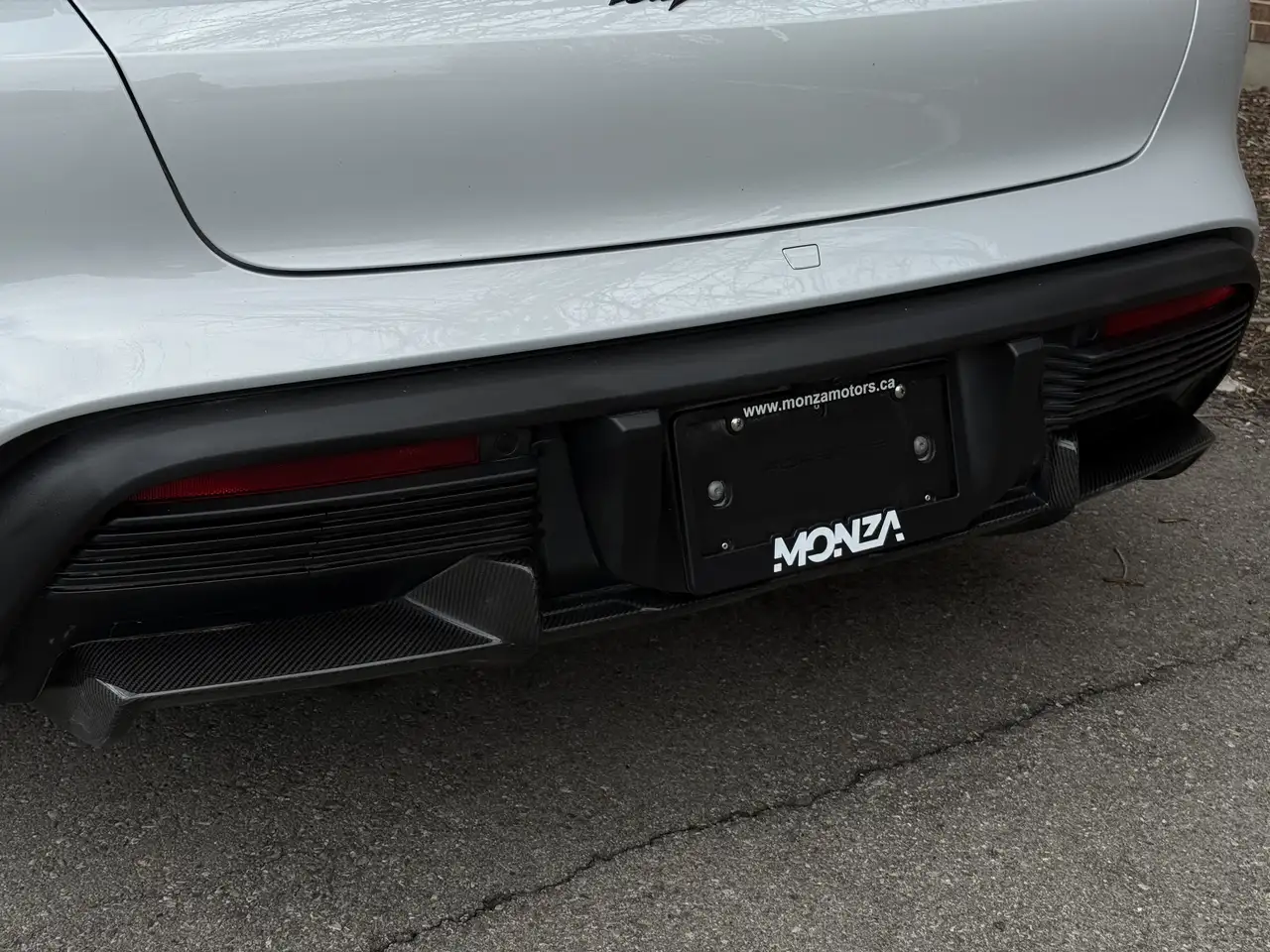 Porsche Taycan снимка Porsche Taycan