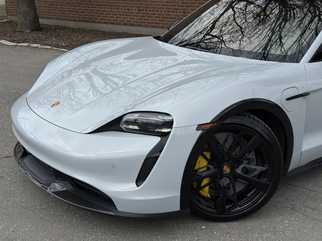 Porsche Taycan снимка Porsche Taycan