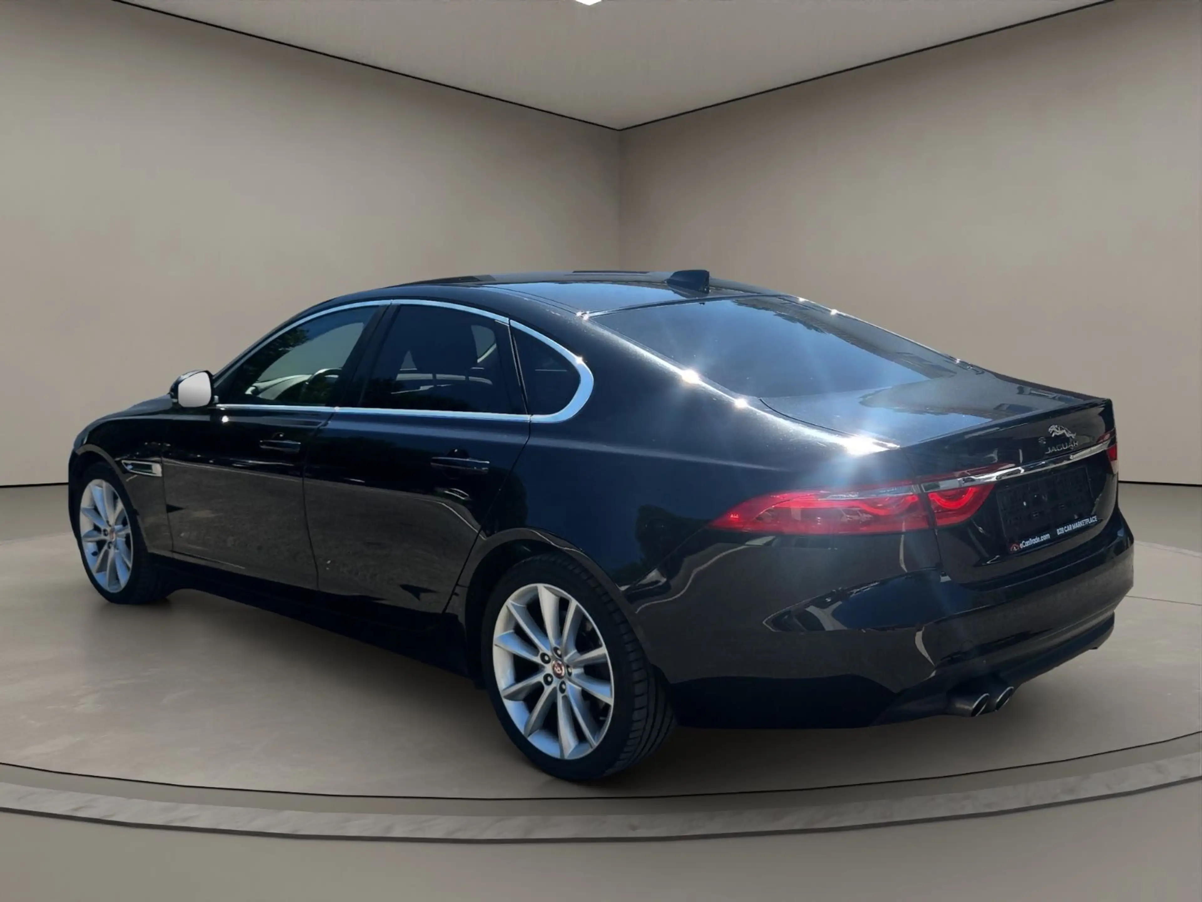 Jaguar XF Prestige 2.0D Leder/e-Sitze/Kamera+PDC/HeadUp — photo 7