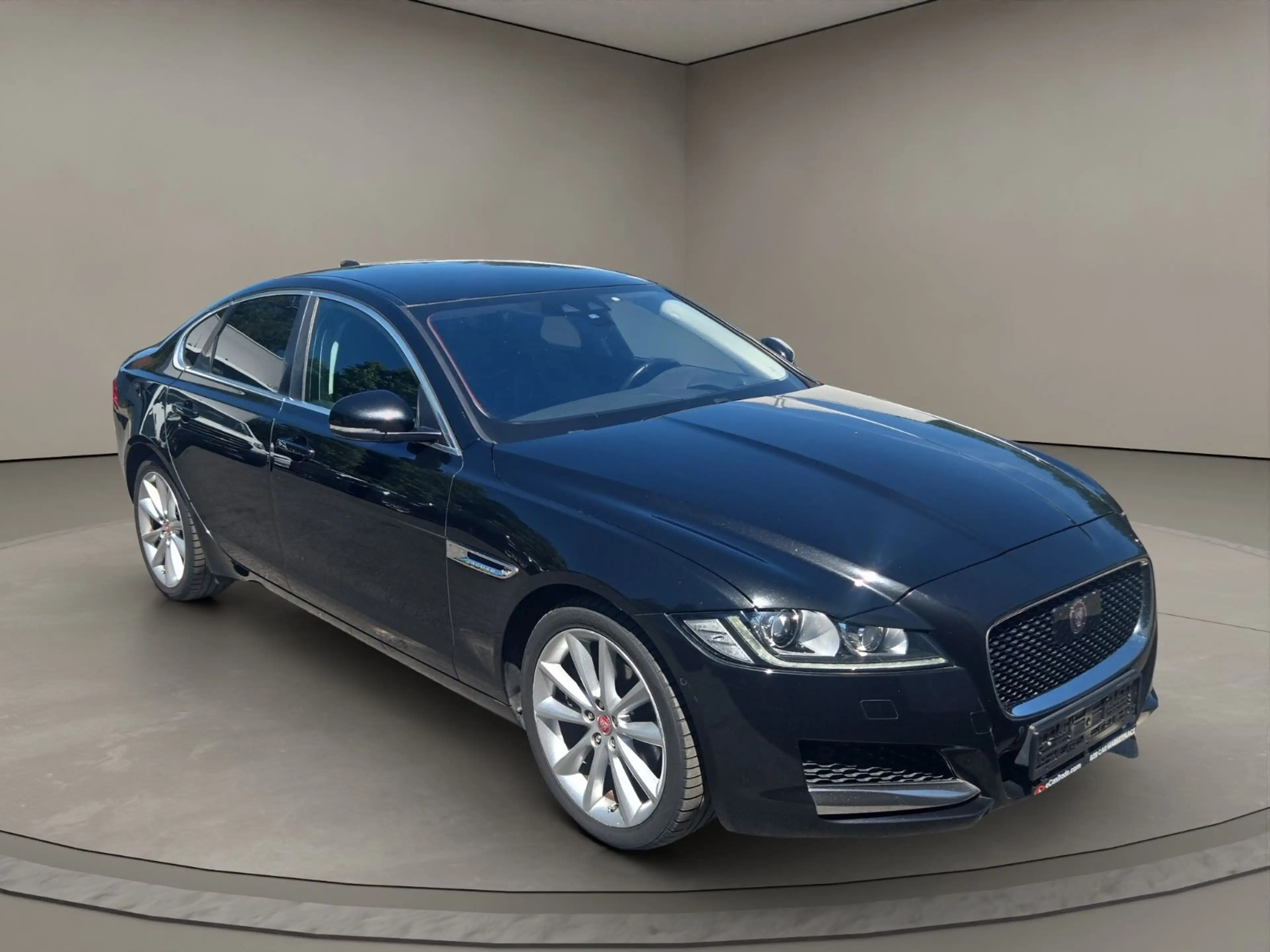 Jaguar XF Prestige 2.0D Leder/e-Sitze/Kamera+PDC/HeadUp — photo 3