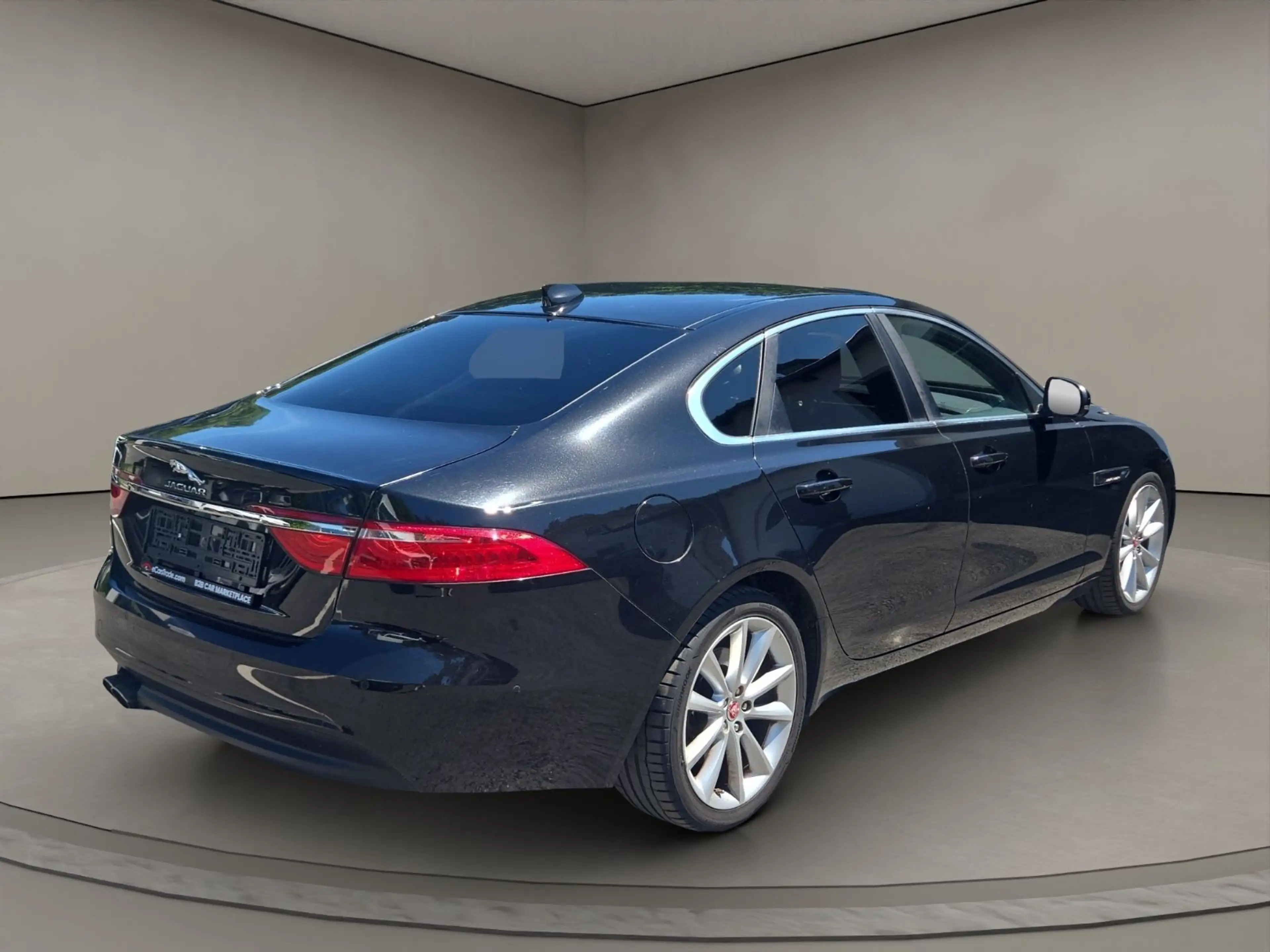 Jaguar XF Prestige 2.0D Leder/e-Sitze/Kamera+PDC/HeadUp — photo 5