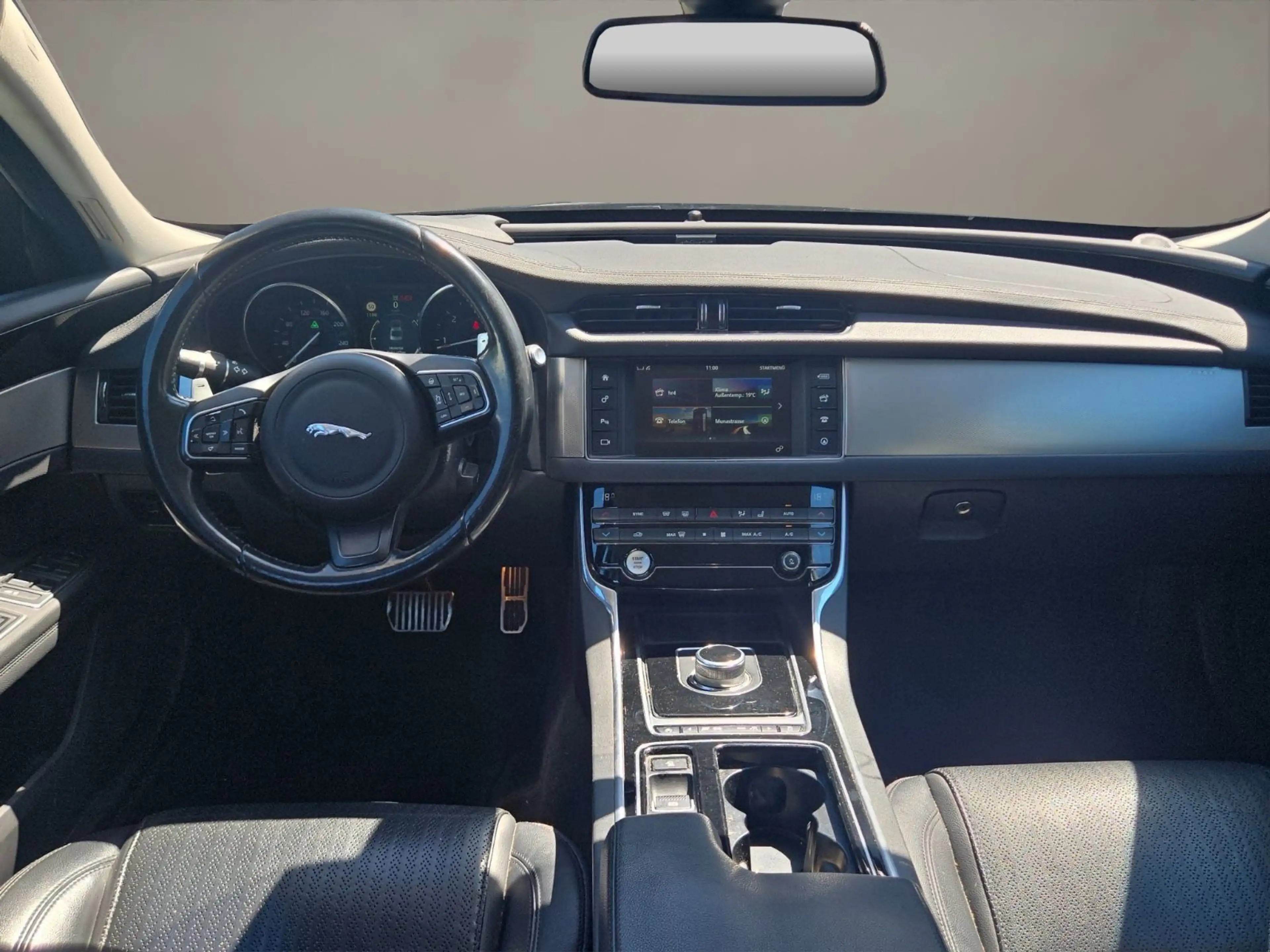 Jaguar XF Prestige 2.0D Leder/e-Sitze/Kamera+PDC/HeadUp — photo 10