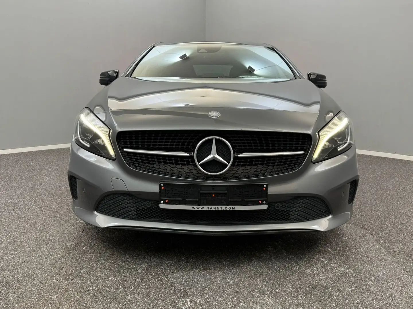 Mercedes-Benz A 220 d 4Matic*LED*KAMERA*AMBI-LIGHT*NAVI*NIGHT Grijs - 2