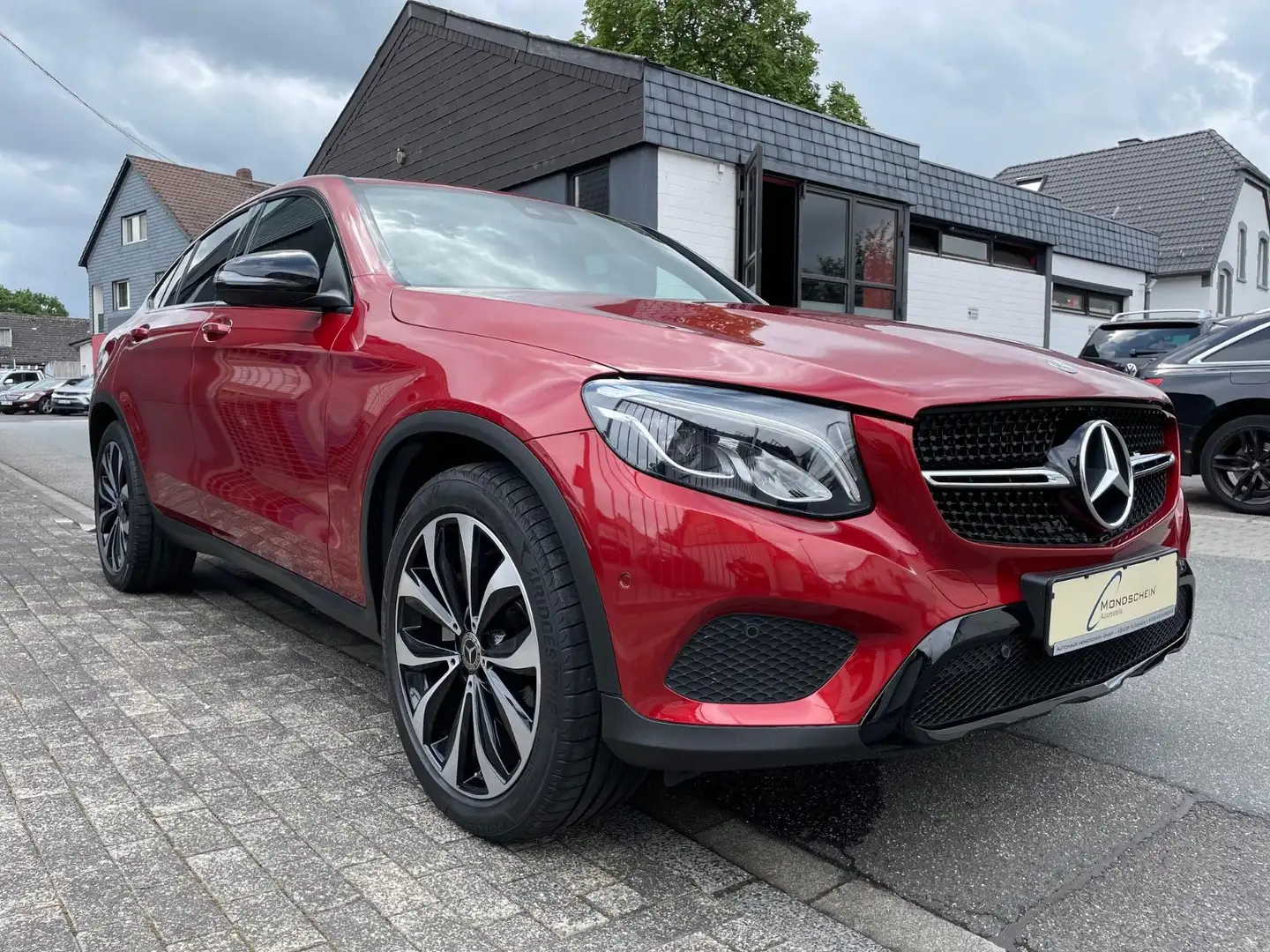Mercedes-Benz GLC 300 Coupé 4-Matic |Leder|Navi|Kamera|20"|AHK Rouge - 2
