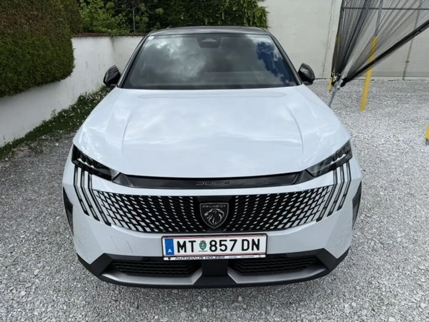 Peugeot 3008 GT MHEV 145 Weiß - 2
