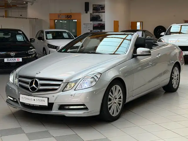 Mercedes-Benz E 250 CGI Cabrio|Navi|Airscarf|SHZ|PDC|Bi-Xenon