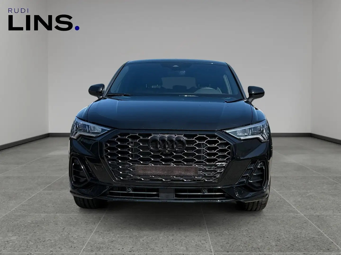 Audi Q3 e-tron 45 TFSI e S line ext Schwarz - 2