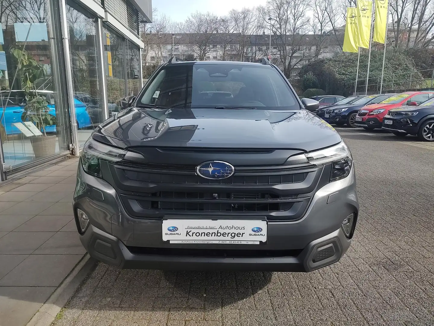 Subaru Forester 2.0ie e-BOXER Exclusive Grau - 2