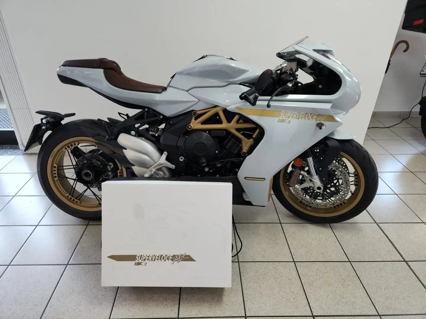 MV Agusta Superveloce 800 S - Race Pack - Arrow - SUPERPREZZO White - 1