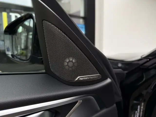 BMW I4 view 15