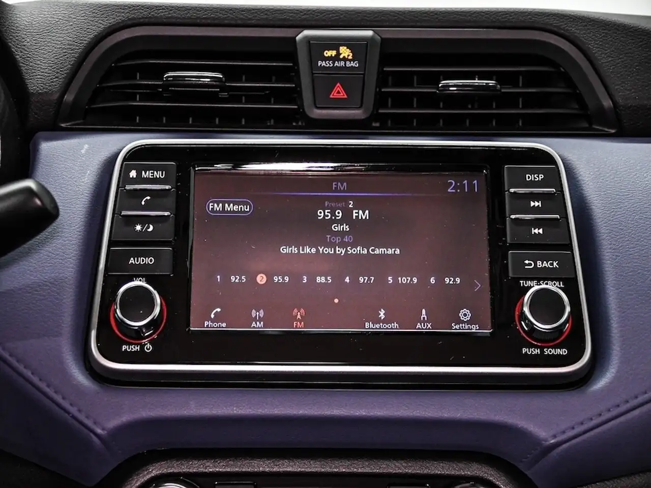 Nissan Versa снимка Nissan Versa