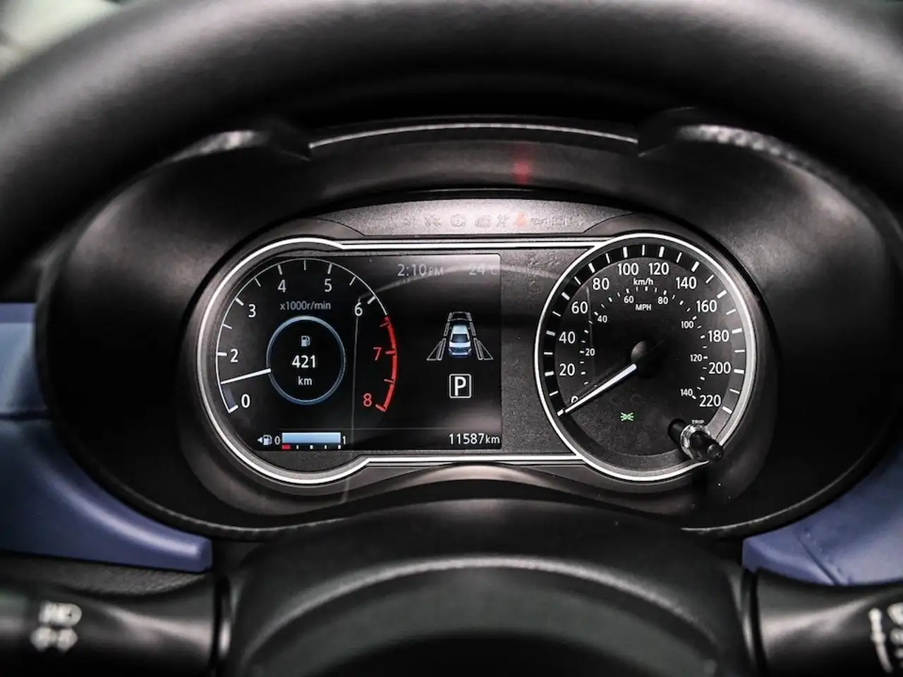 Nissan Versa снимка Nissan Versa