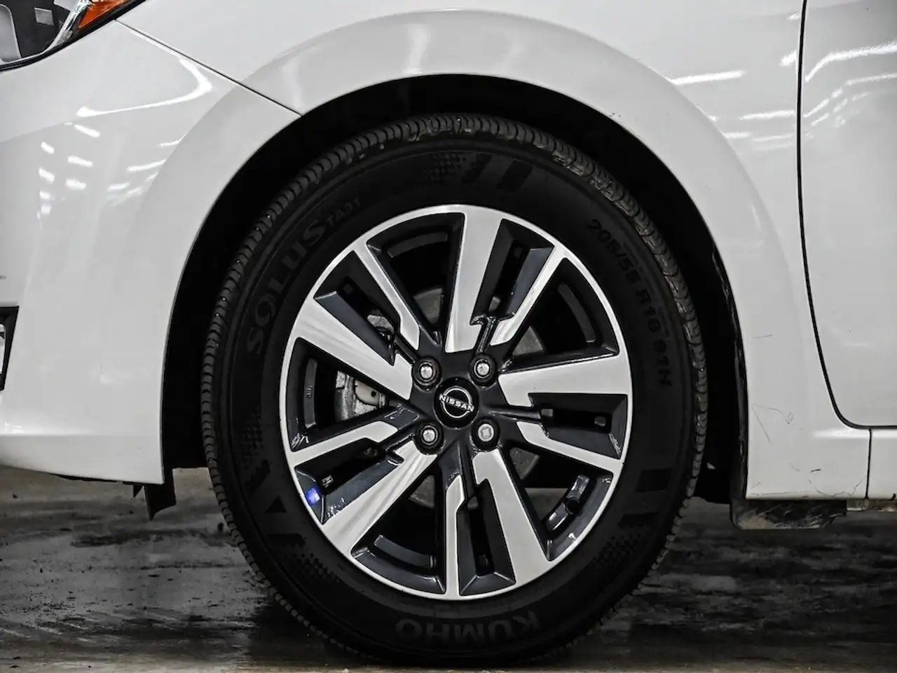 Nissan Versa снимка Nissan Versa