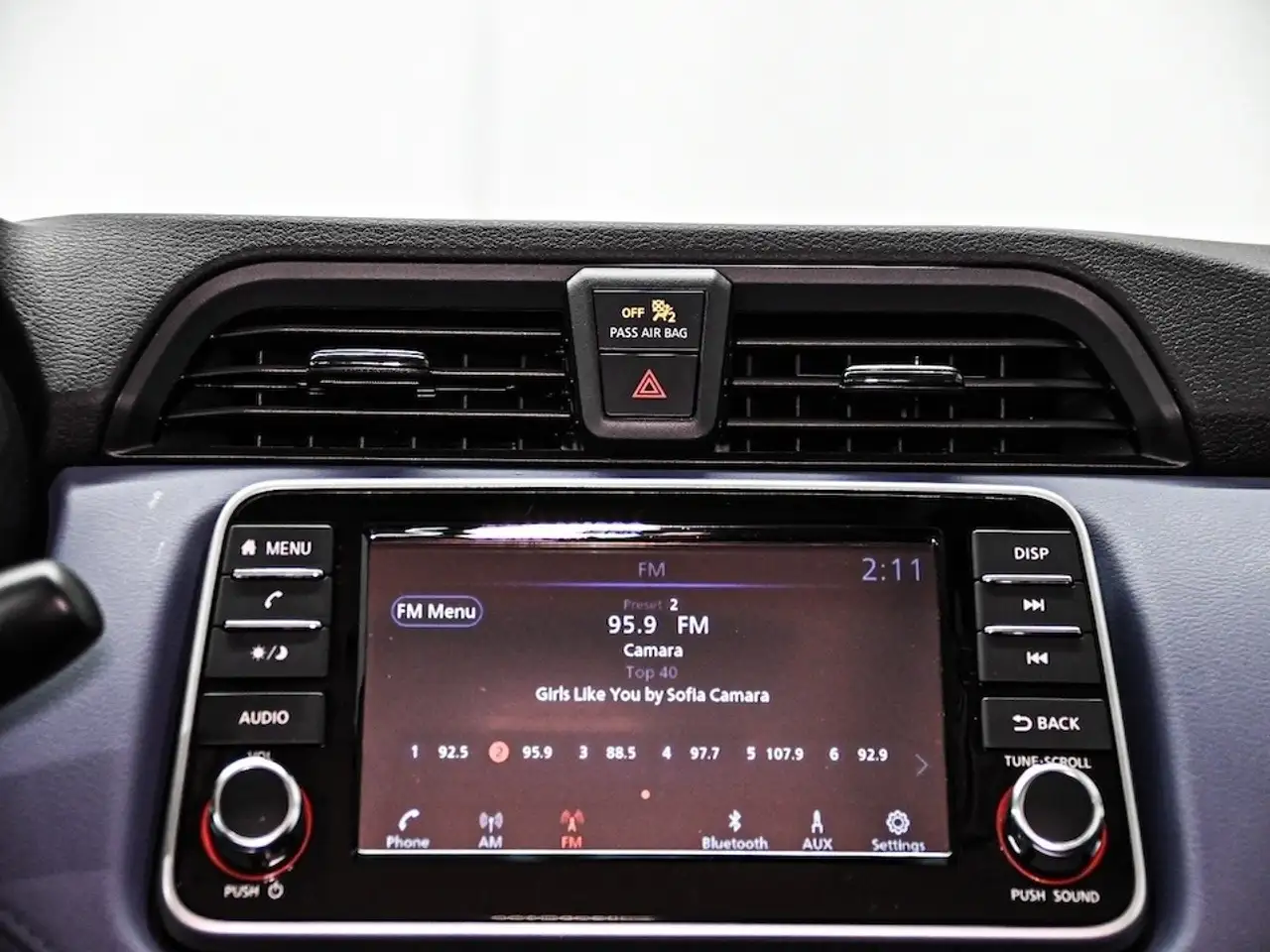 Nissan Versa снимка Nissan Versa