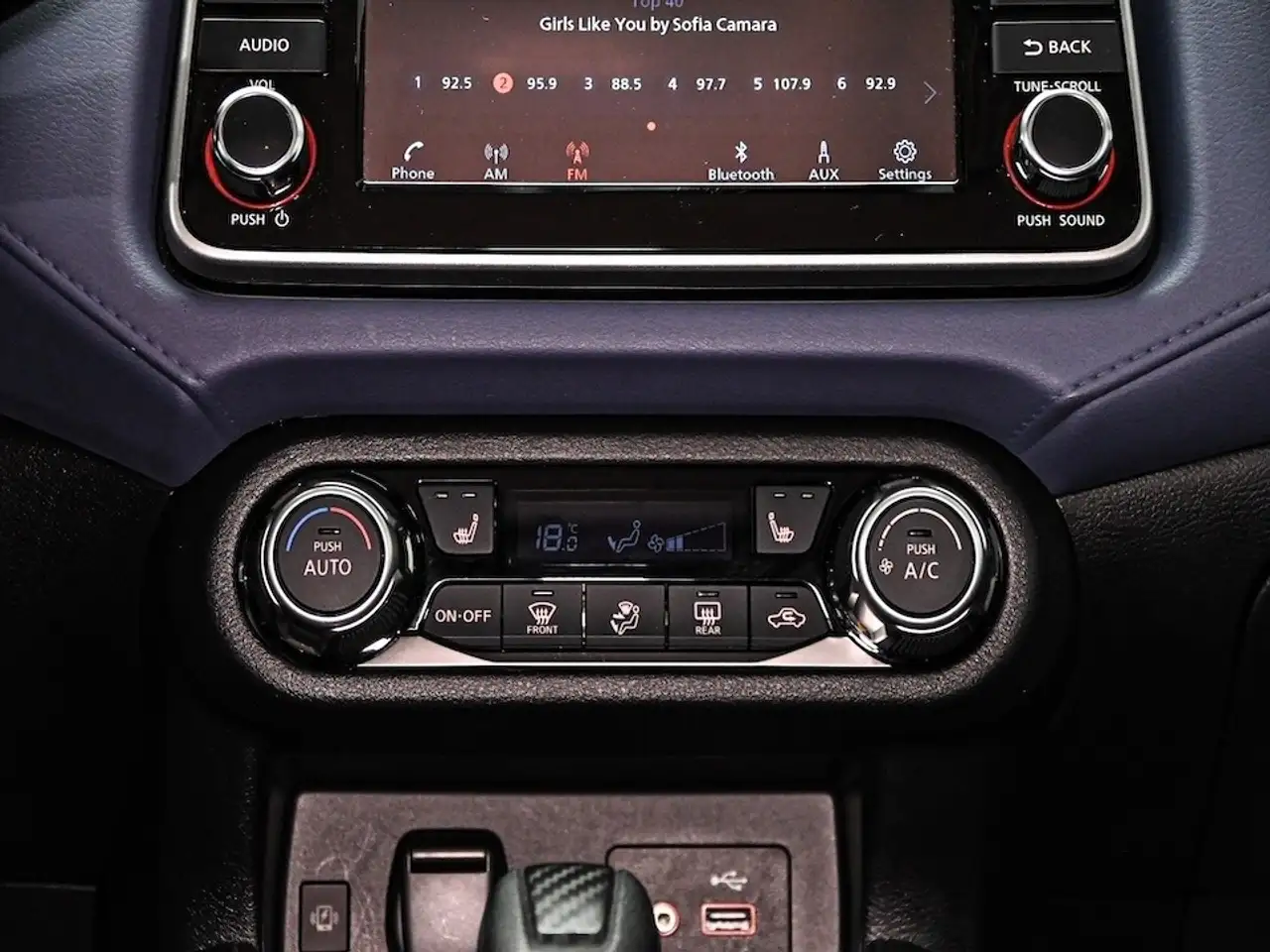 Nissan Versa снимка Nissan Versa