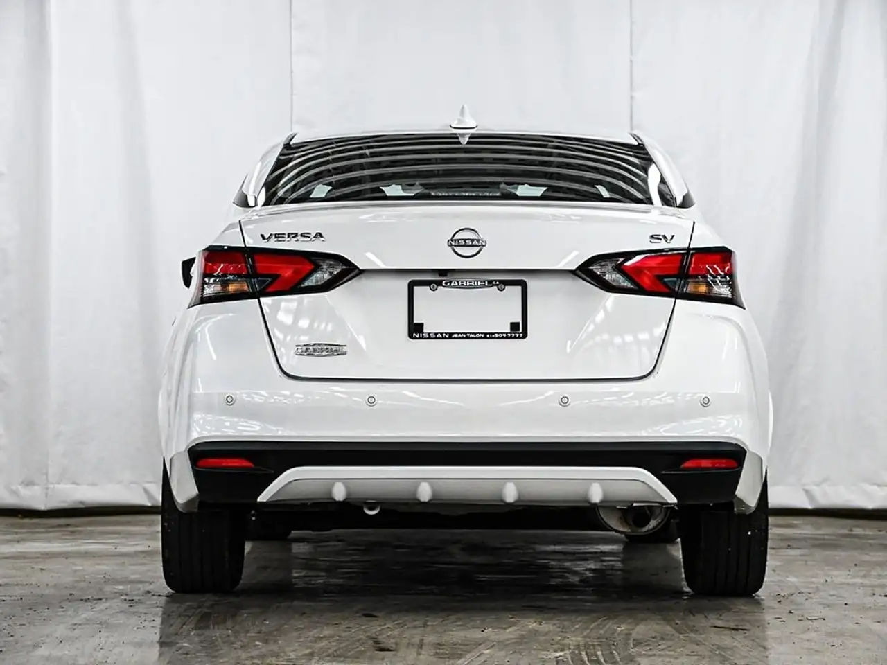 Nissan Versa снимка Nissan Versa