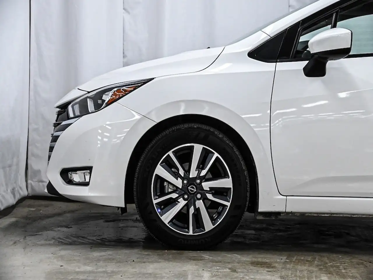 Nissan Versa снимка Nissan Versa
