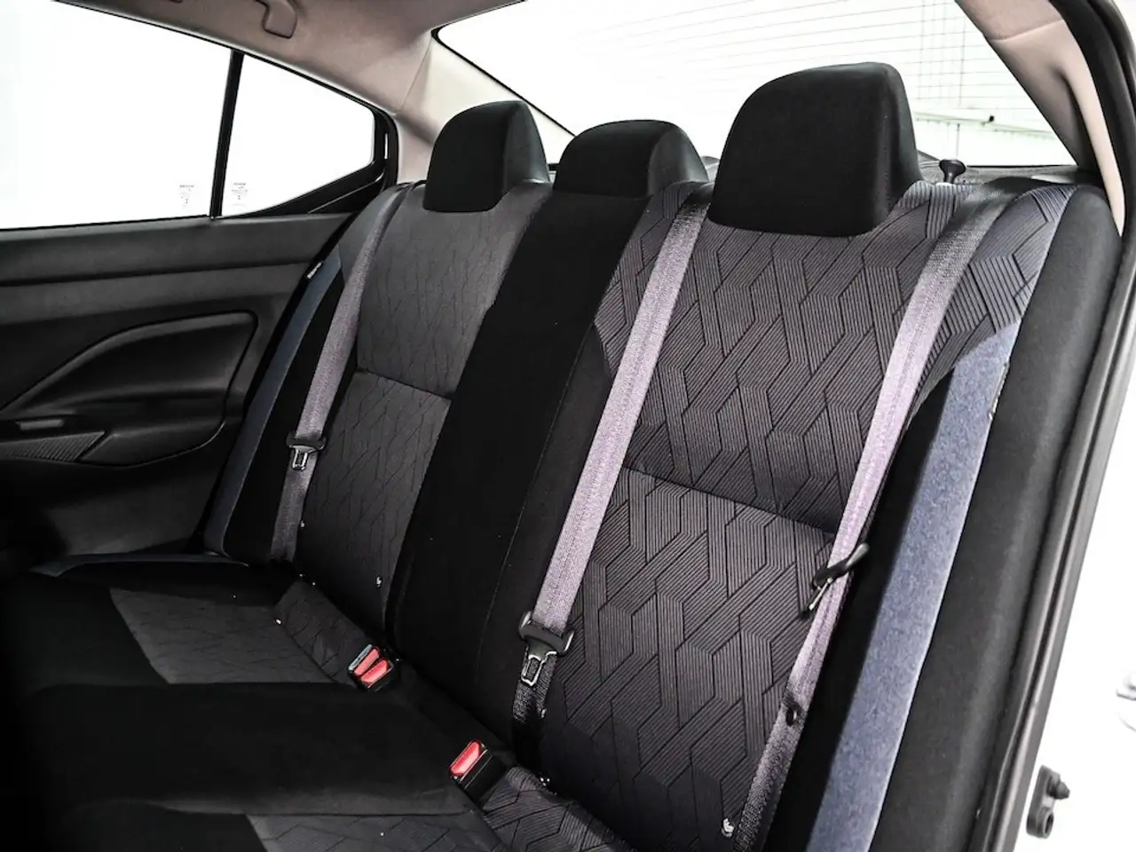Nissan Versa снимка Nissan Versa