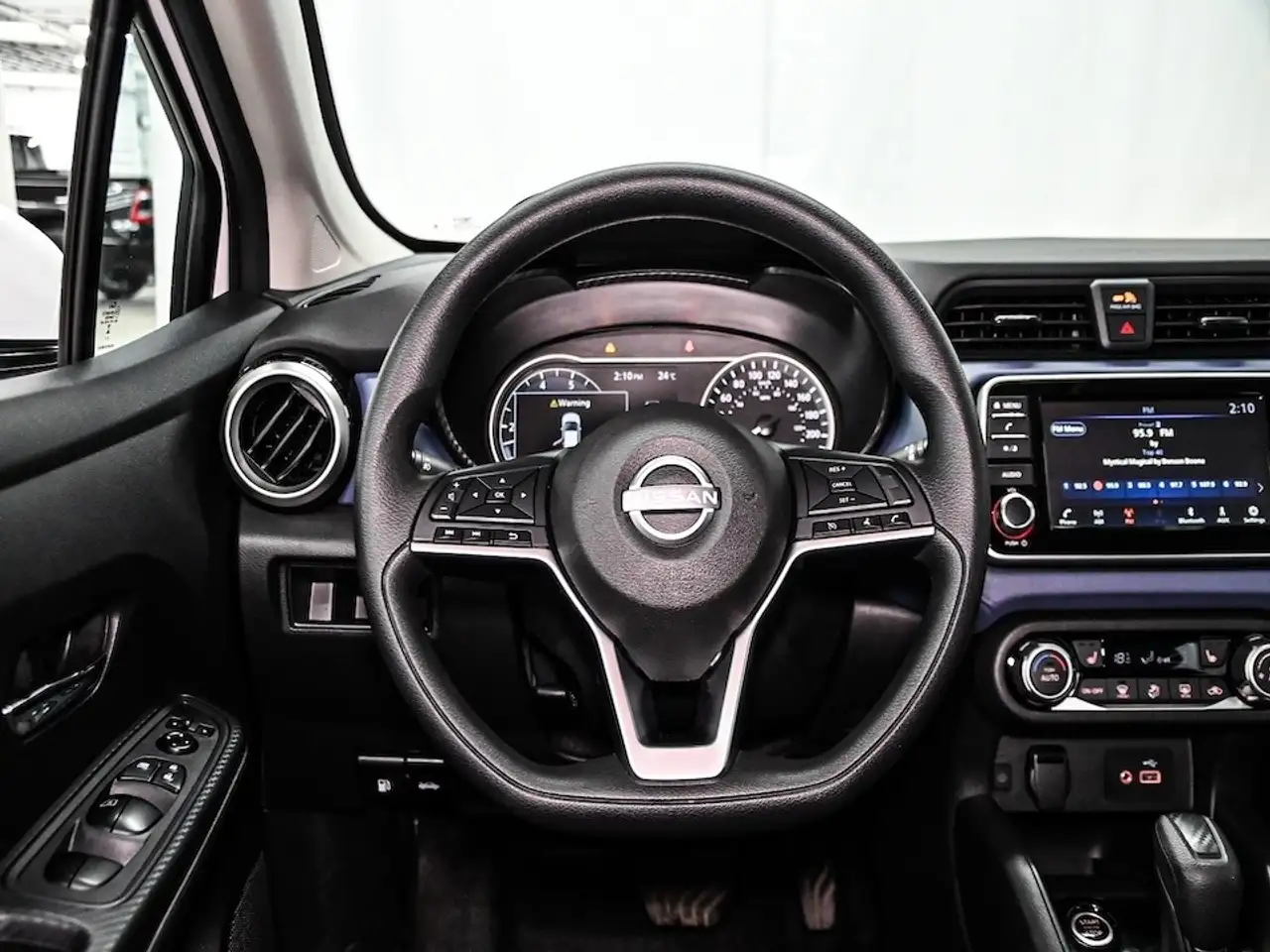 Nissan Versa снимка Nissan Versa