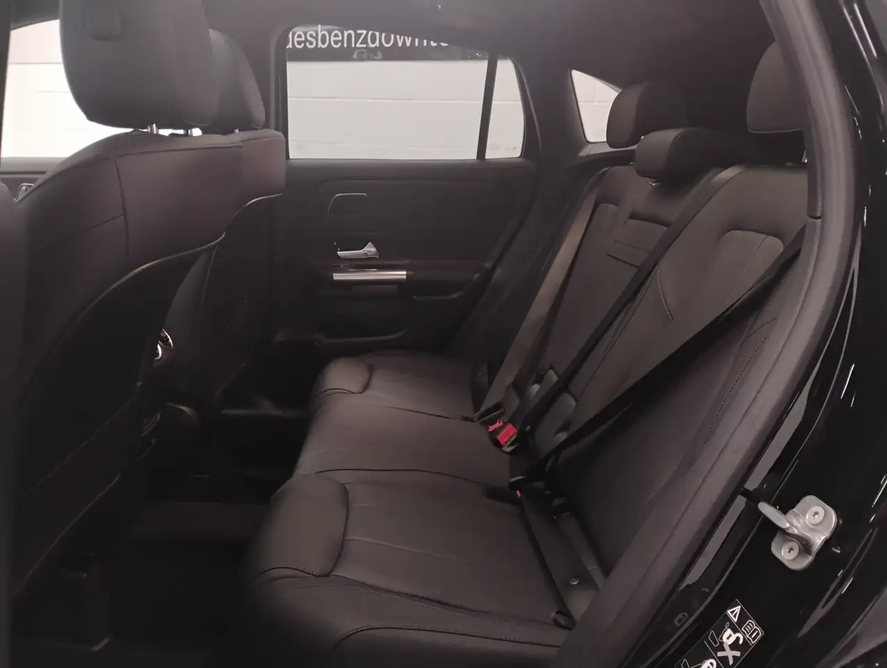 Mercedes-Benz GLA снимка Mercedes-Benz GLA