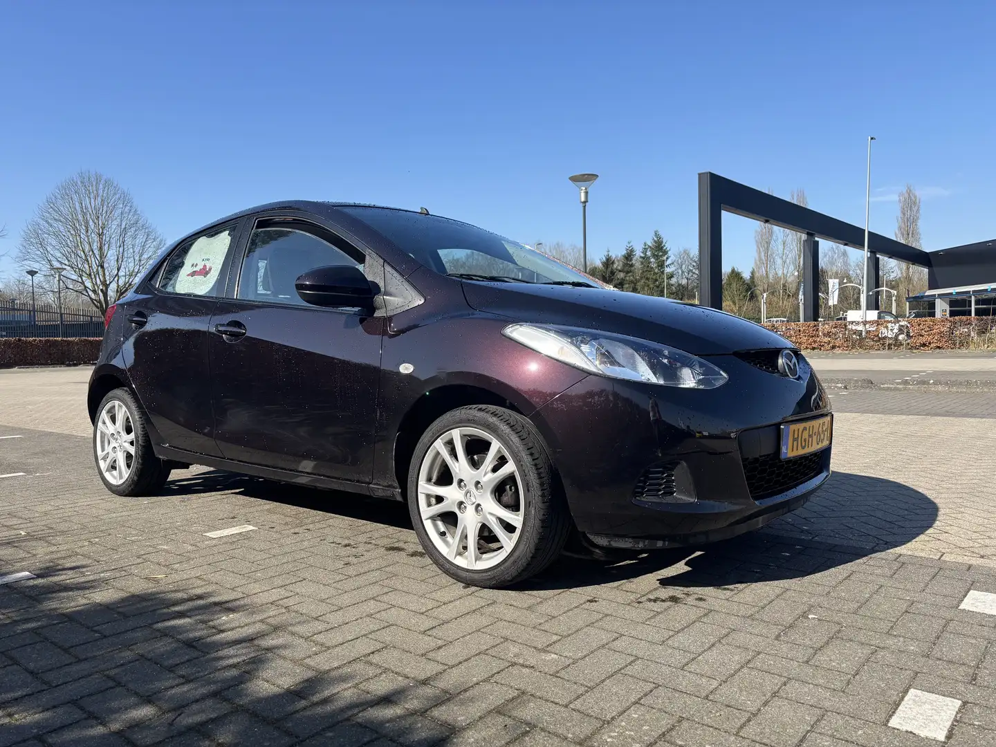 Mazda 2 Mazda 2 1.5  Automaat uit 2009 met lage KM stand Paars - 2