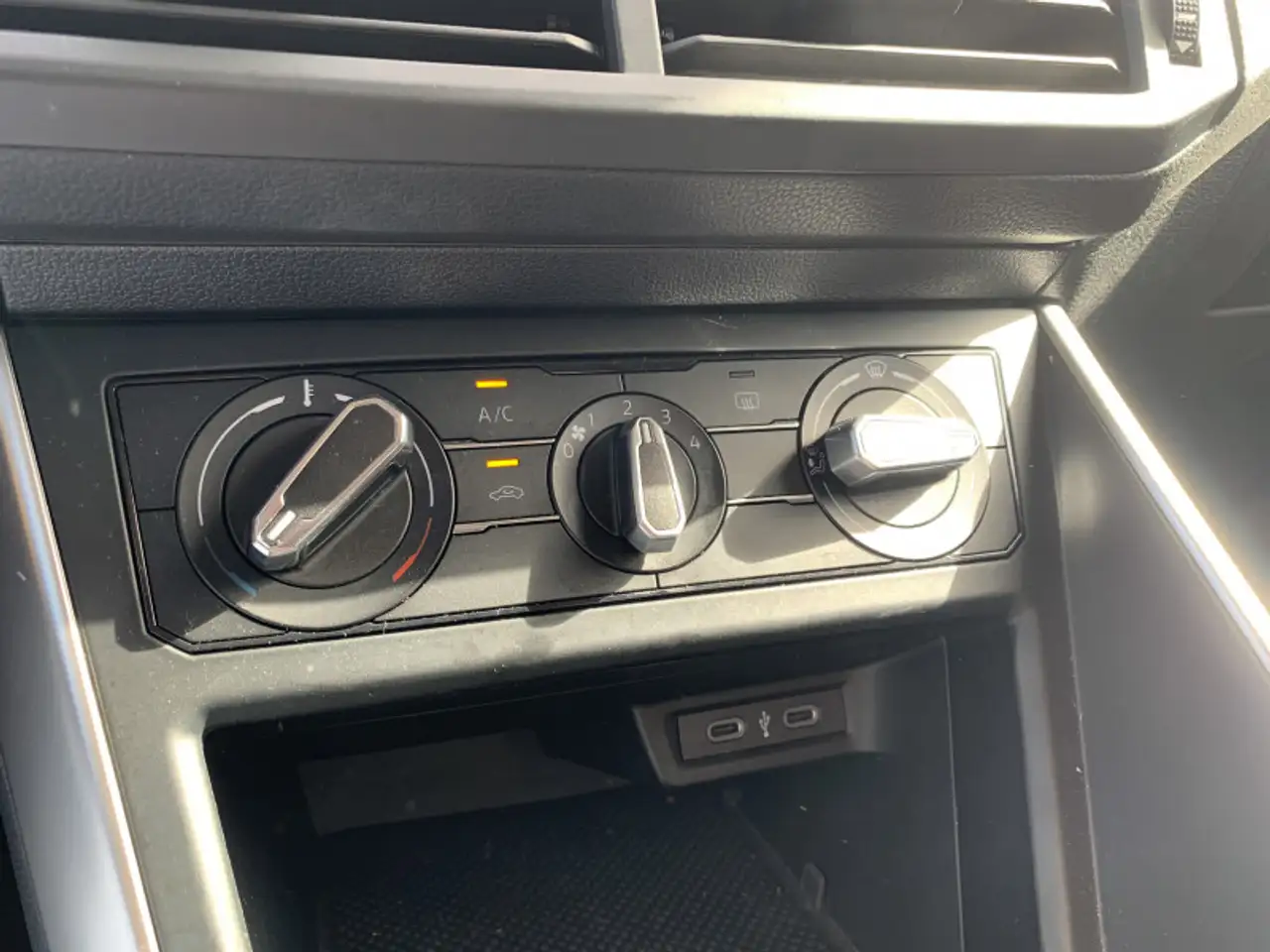 Volkswagen Polo Citadine 5 portes — photo 16