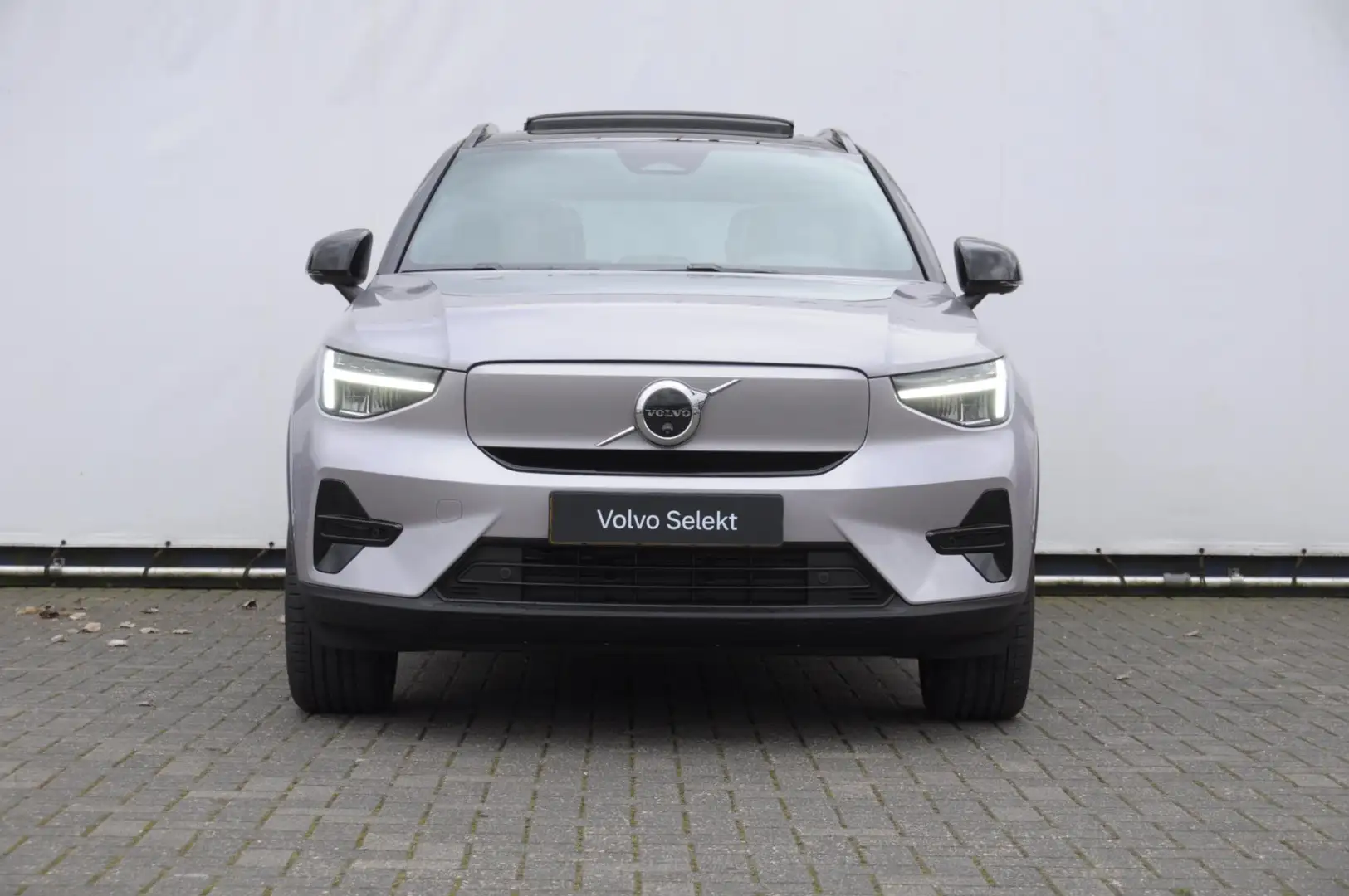 Volvo EX40 252PK Single Motor Extended Range 82 kWh Plus / Lo Silber - 2