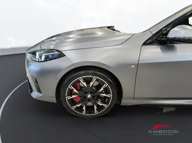 BMW 1 Series view 14