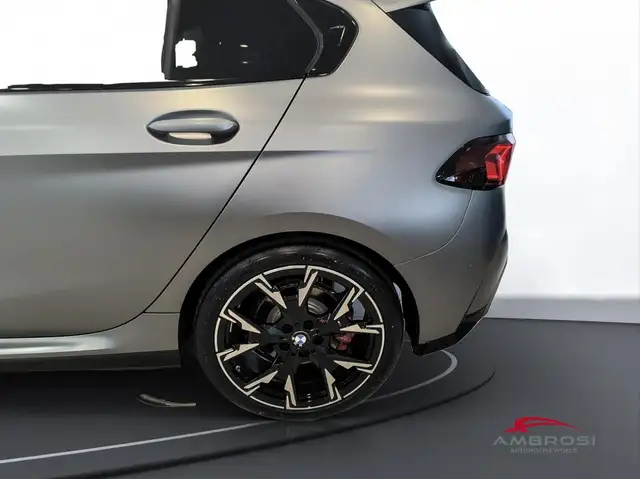 BMW 1 Series view 15