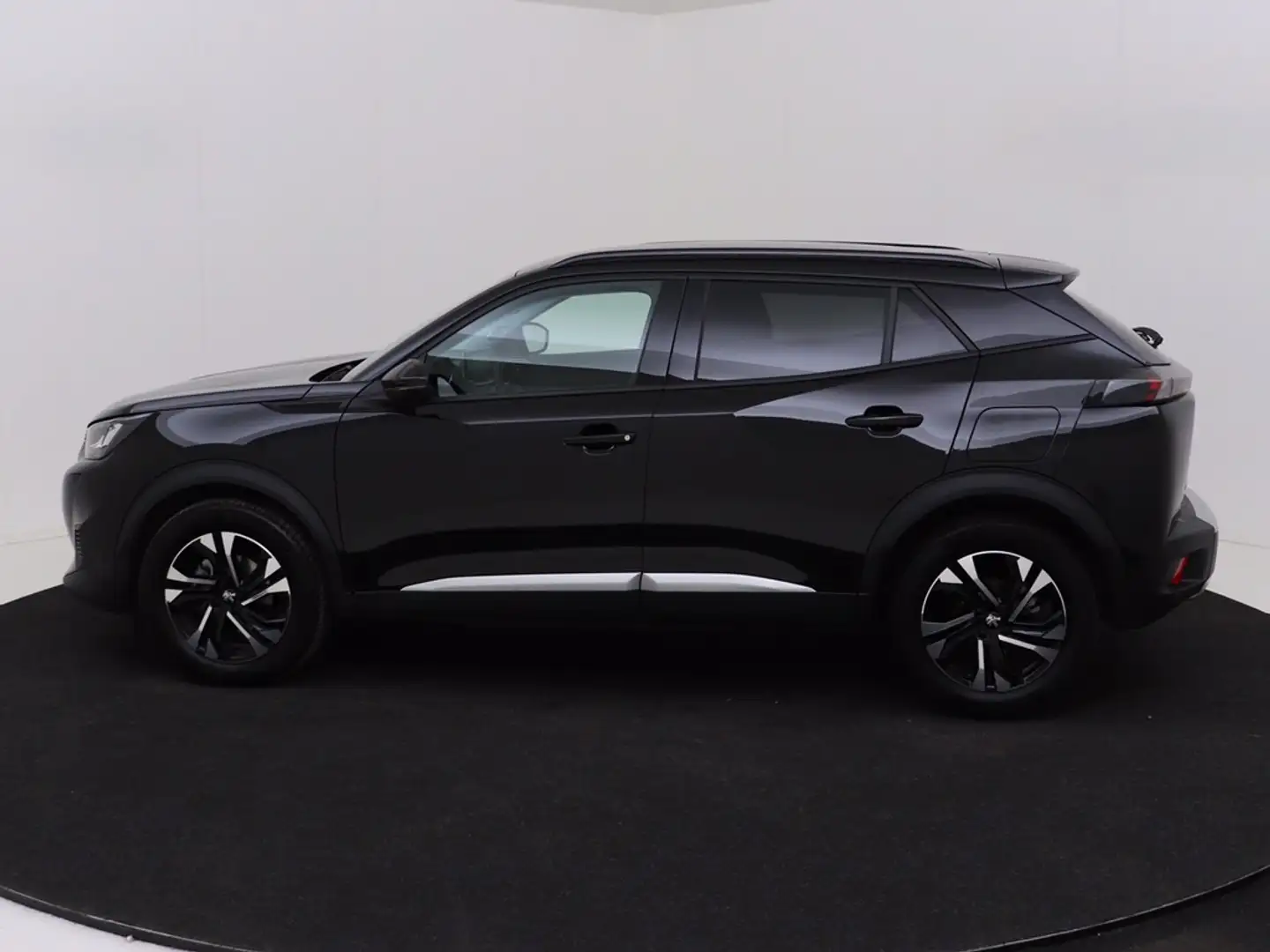 Peugeot 2008 1.2 PureTech Allure Pack 130pk Automaat, Trekhaak Zwart - 2