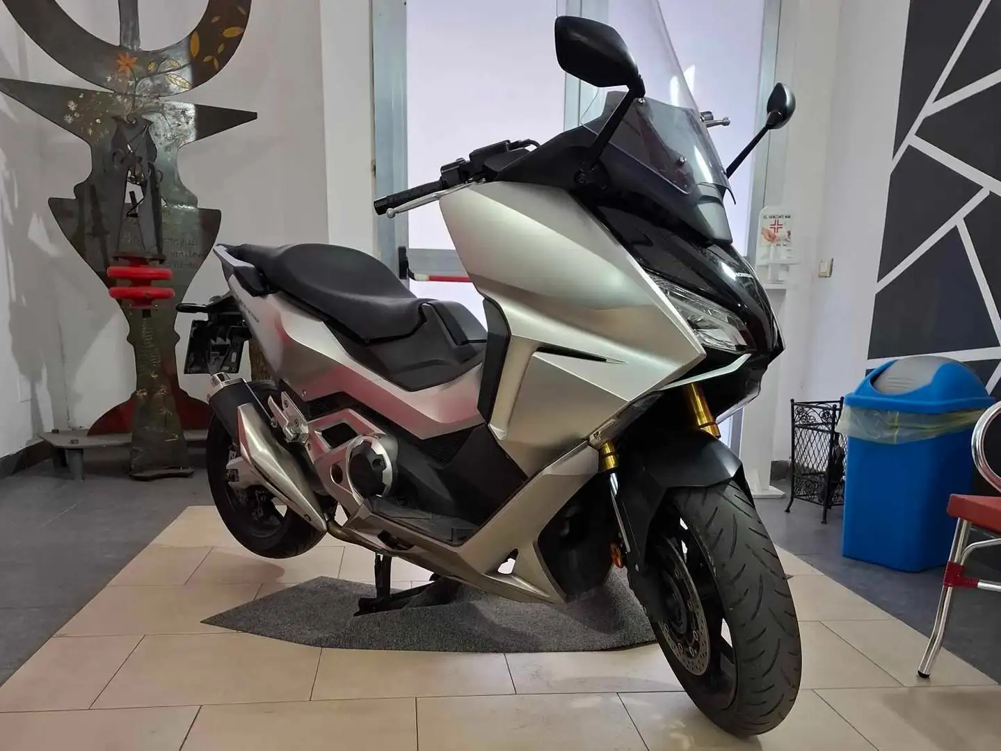 Honda Forza 750 Argintiu - 1