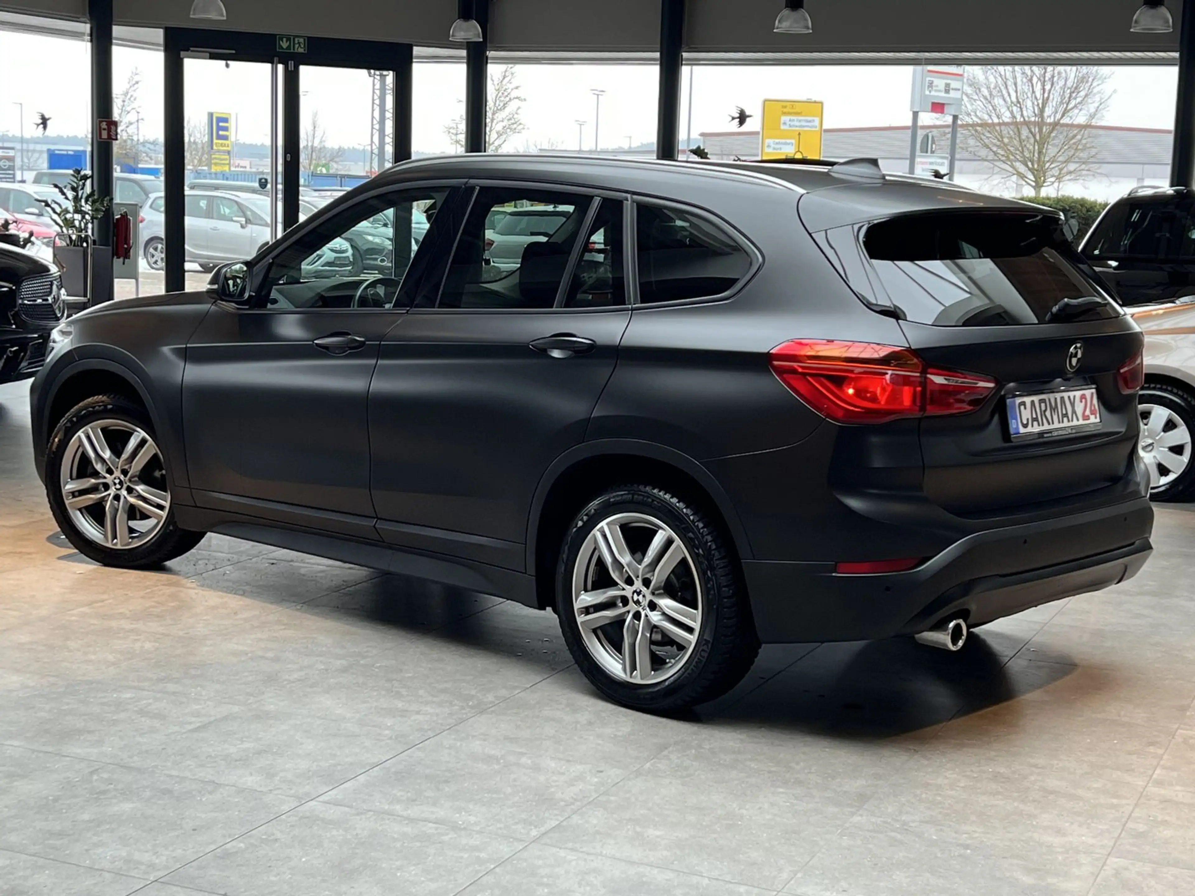 BMW X1 sDrive18i Navi Kamera LED SHZ DABM SportAlu — photo 6