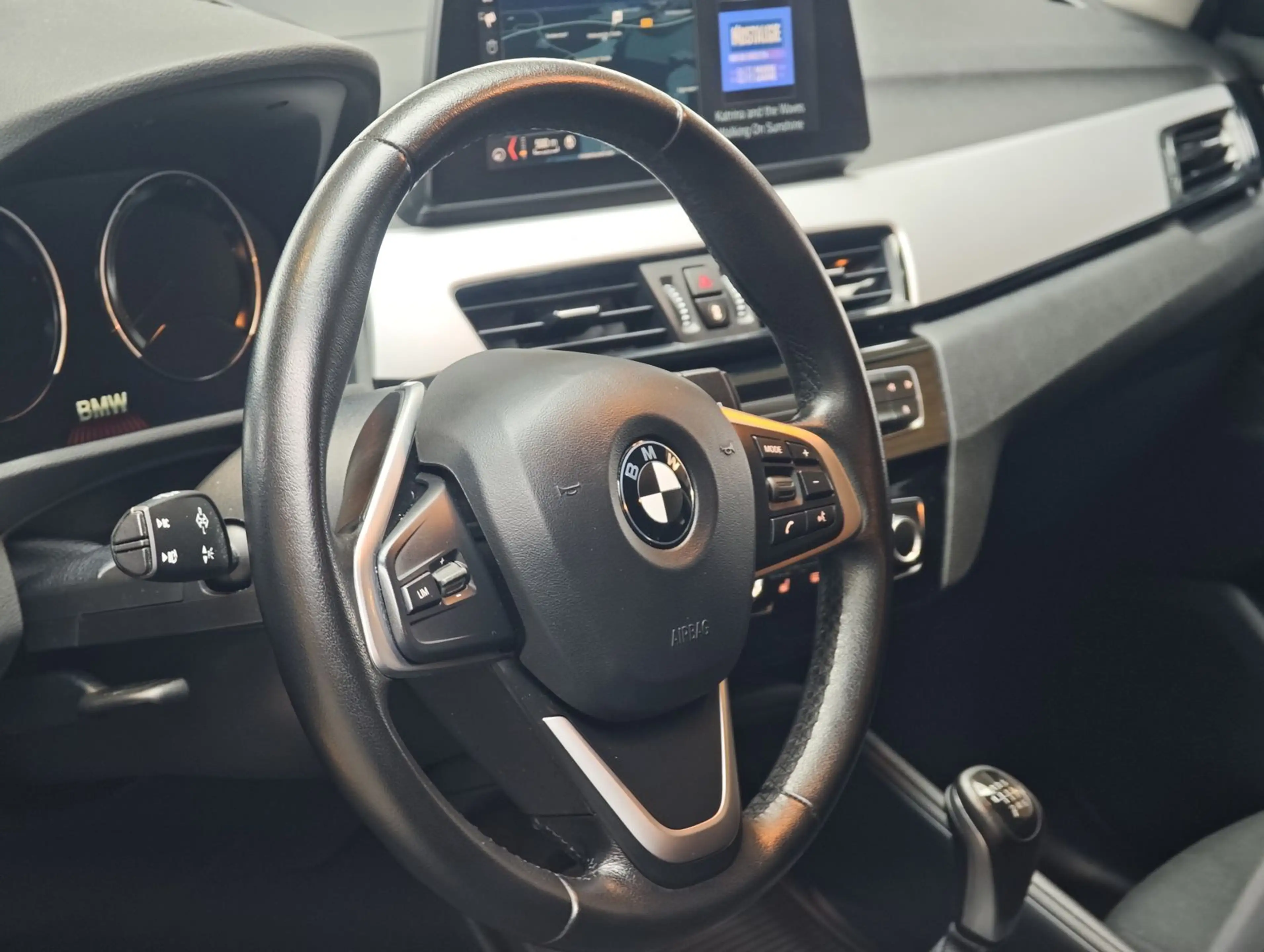 BMW X1 sDrive18i Navi Kamera LED SHZ DABM SportAlu — photo 14