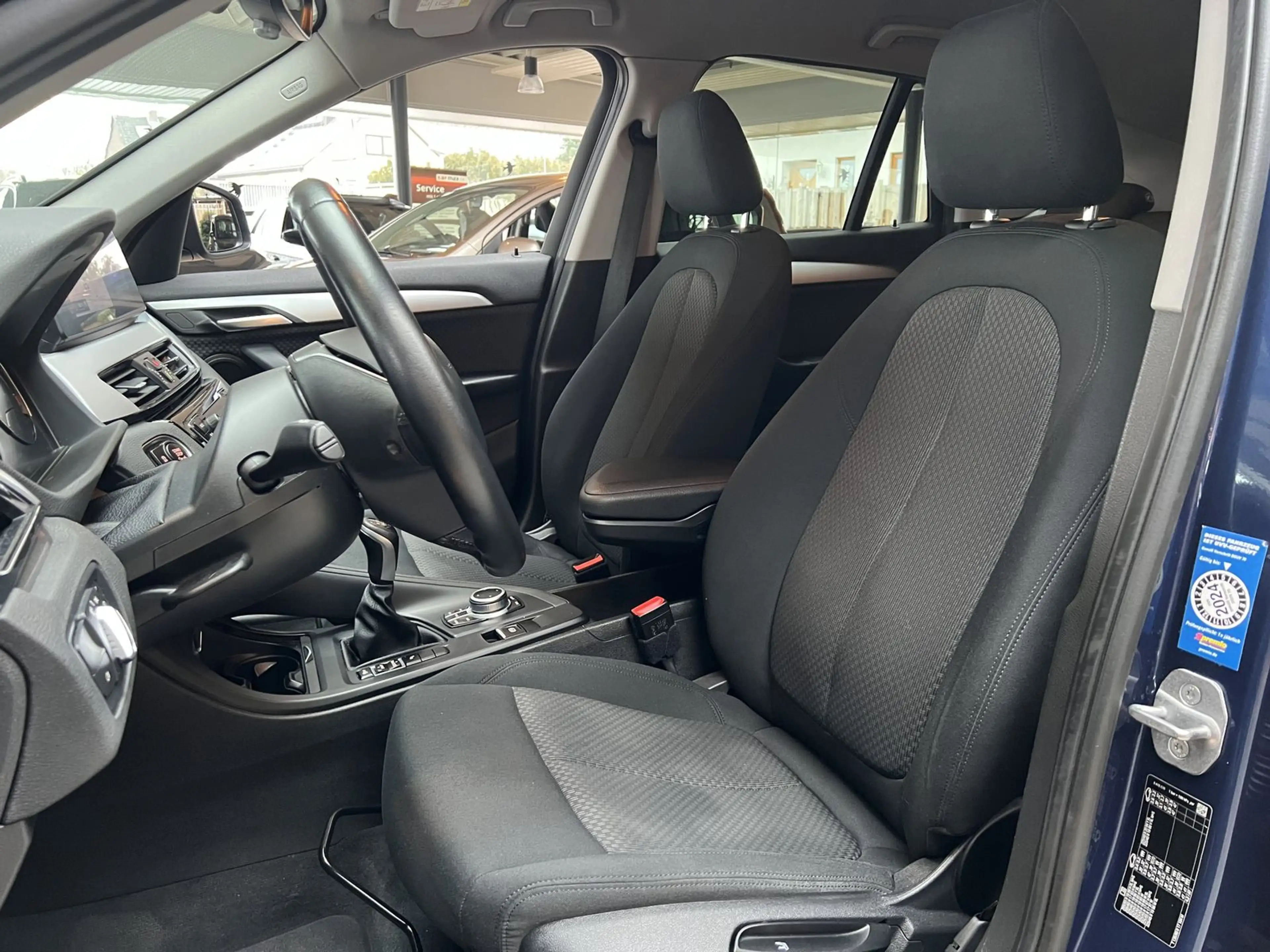 BMW X1 sDrive18i Navi Kamera LED SHZ DABM SportAlu — photo 2