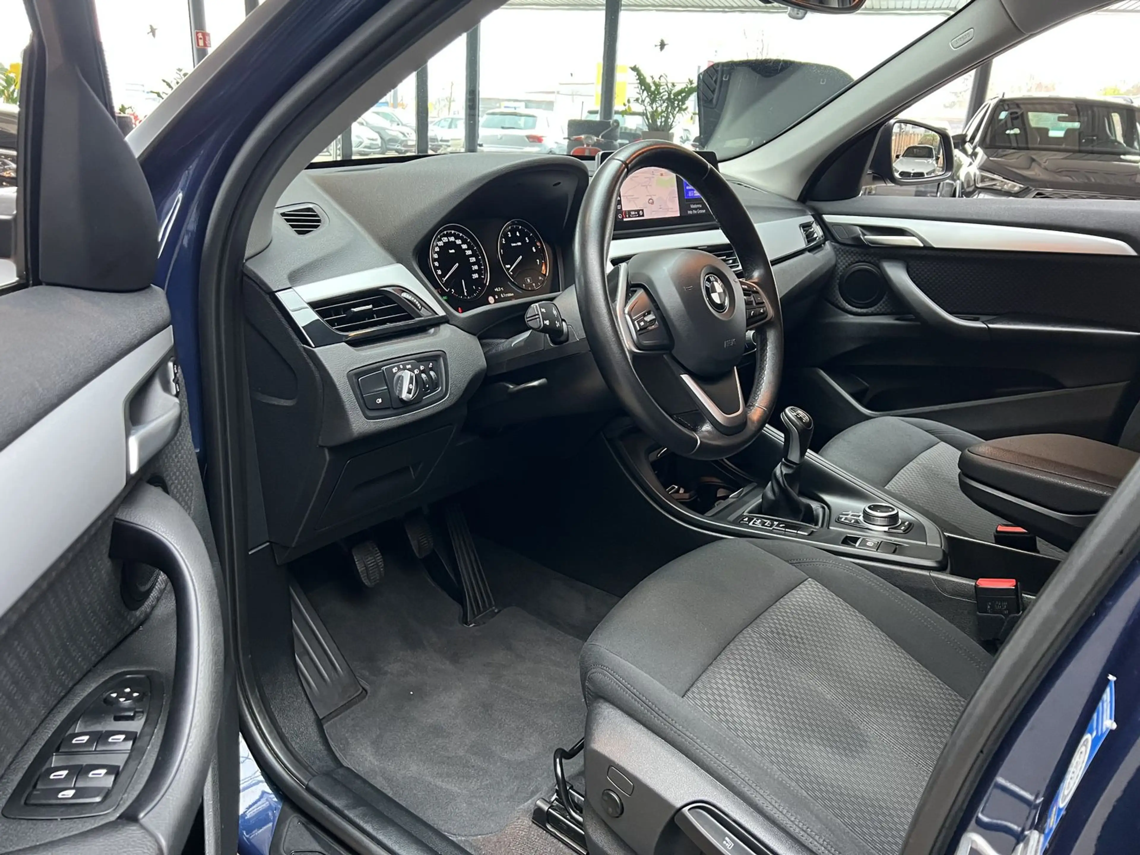 BMW X1 sDrive18i Navi Kamera LED SHZ DABM SportAlu — photo 8