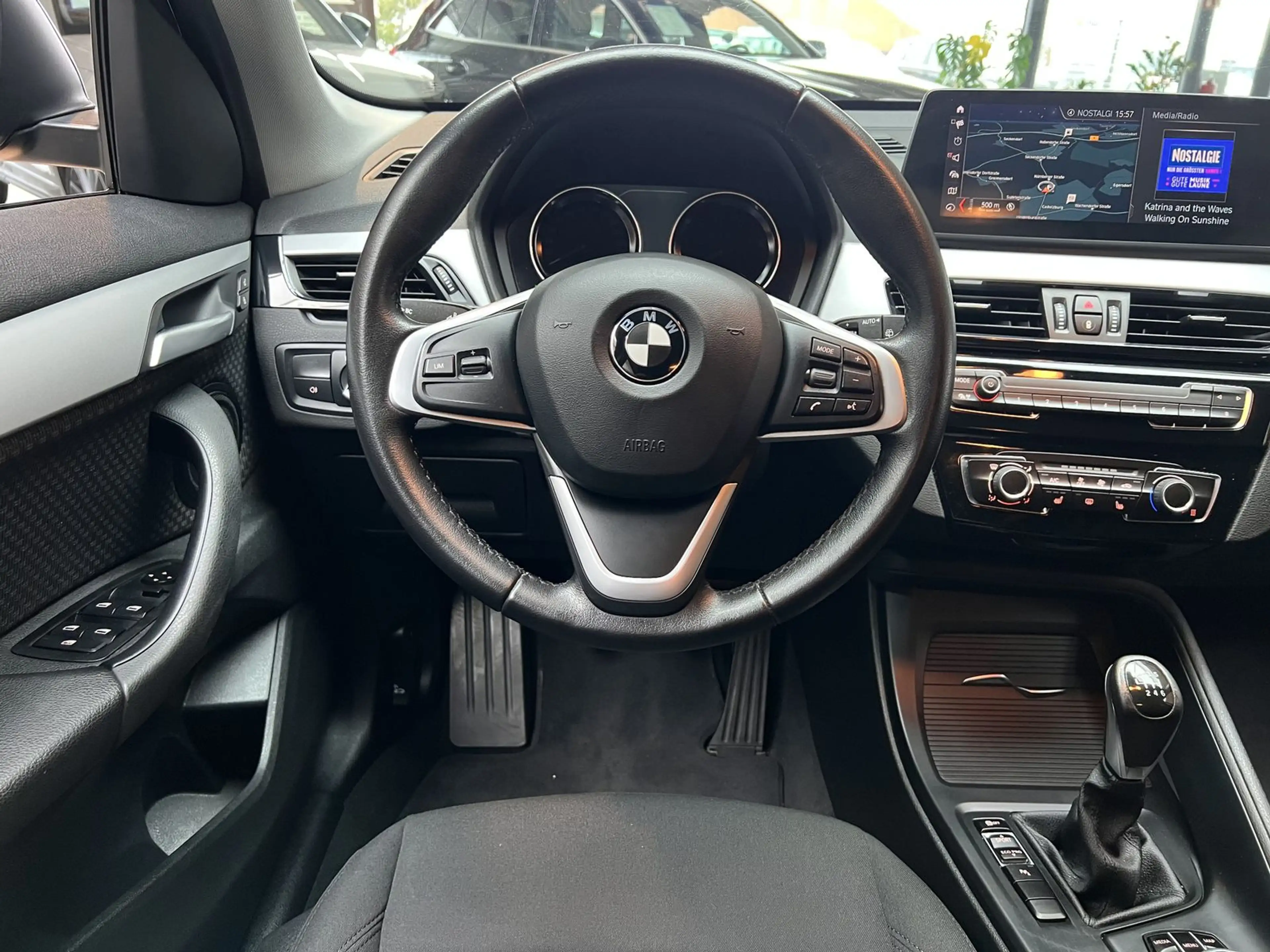BMW X1 sDrive18i Navi Kamera LED SHZ DABM SportAlu — photo 11
