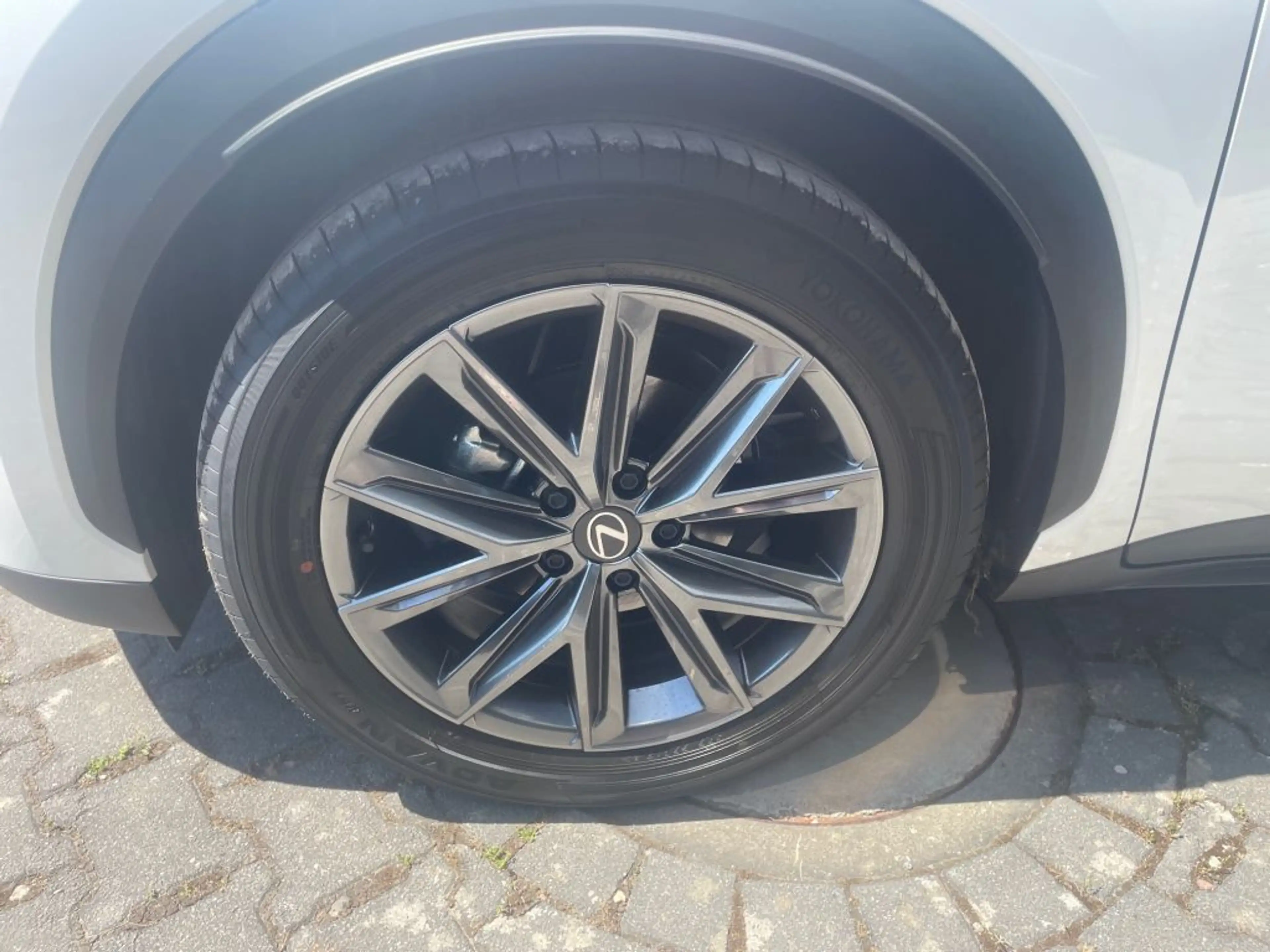 Lexus LBX FWD Elegant Black Edition*Ele.HK*SHZ*PDC*Leder — photo 5