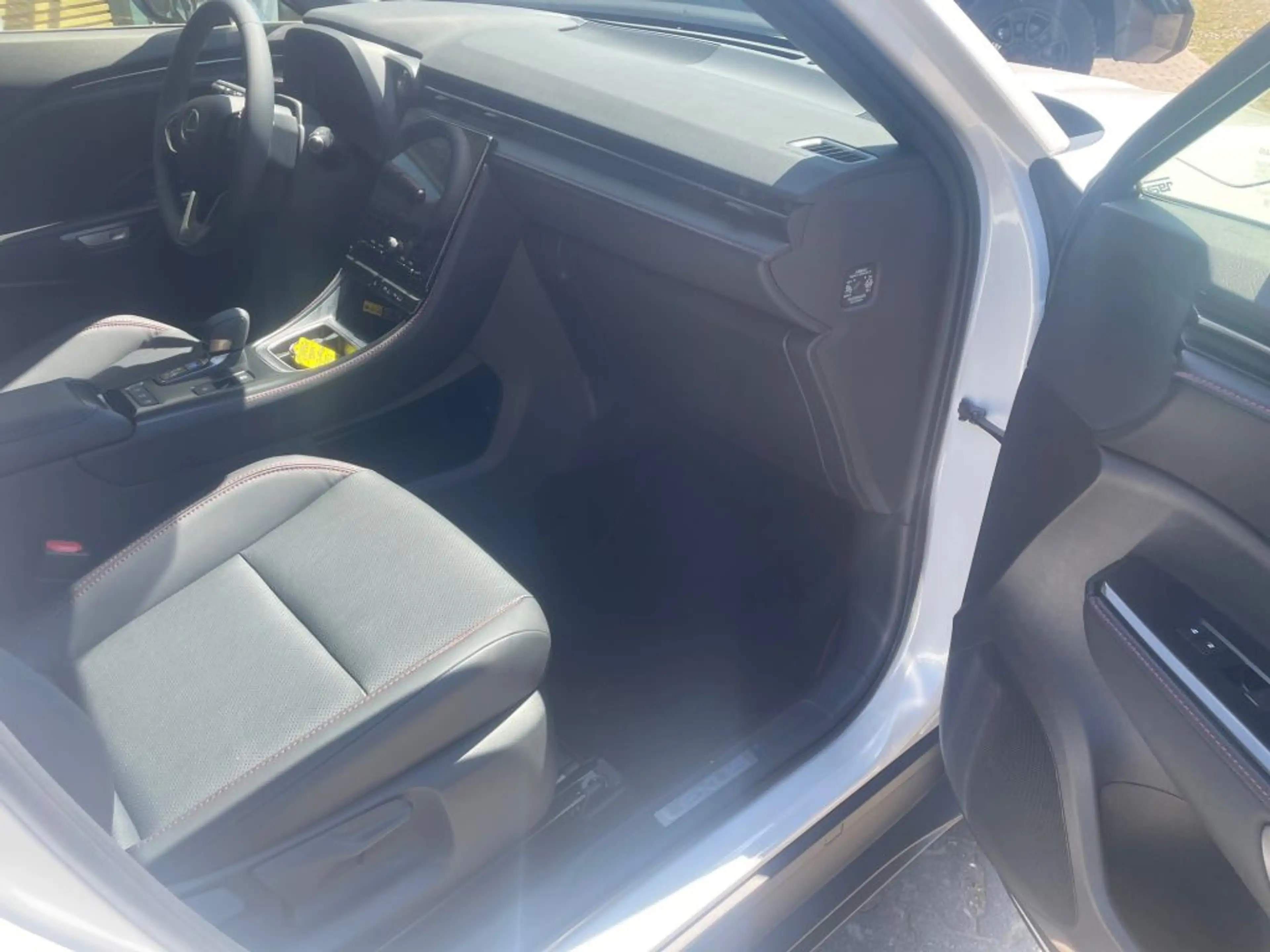 Lexus LBX FWD Elegant Black Edition*Ele.HK*SHZ*PDC*Leder — photo 8