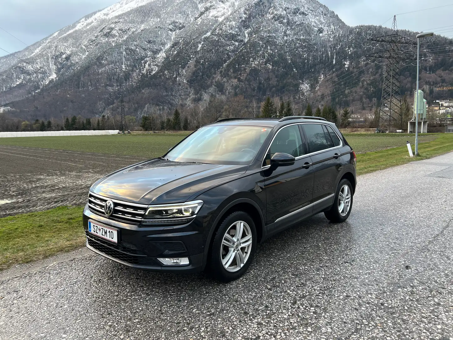 Volkswagen Tiguan Tiguan 2,0 TDI SCR 4Motion Comfortline DSG Schwarz - 1