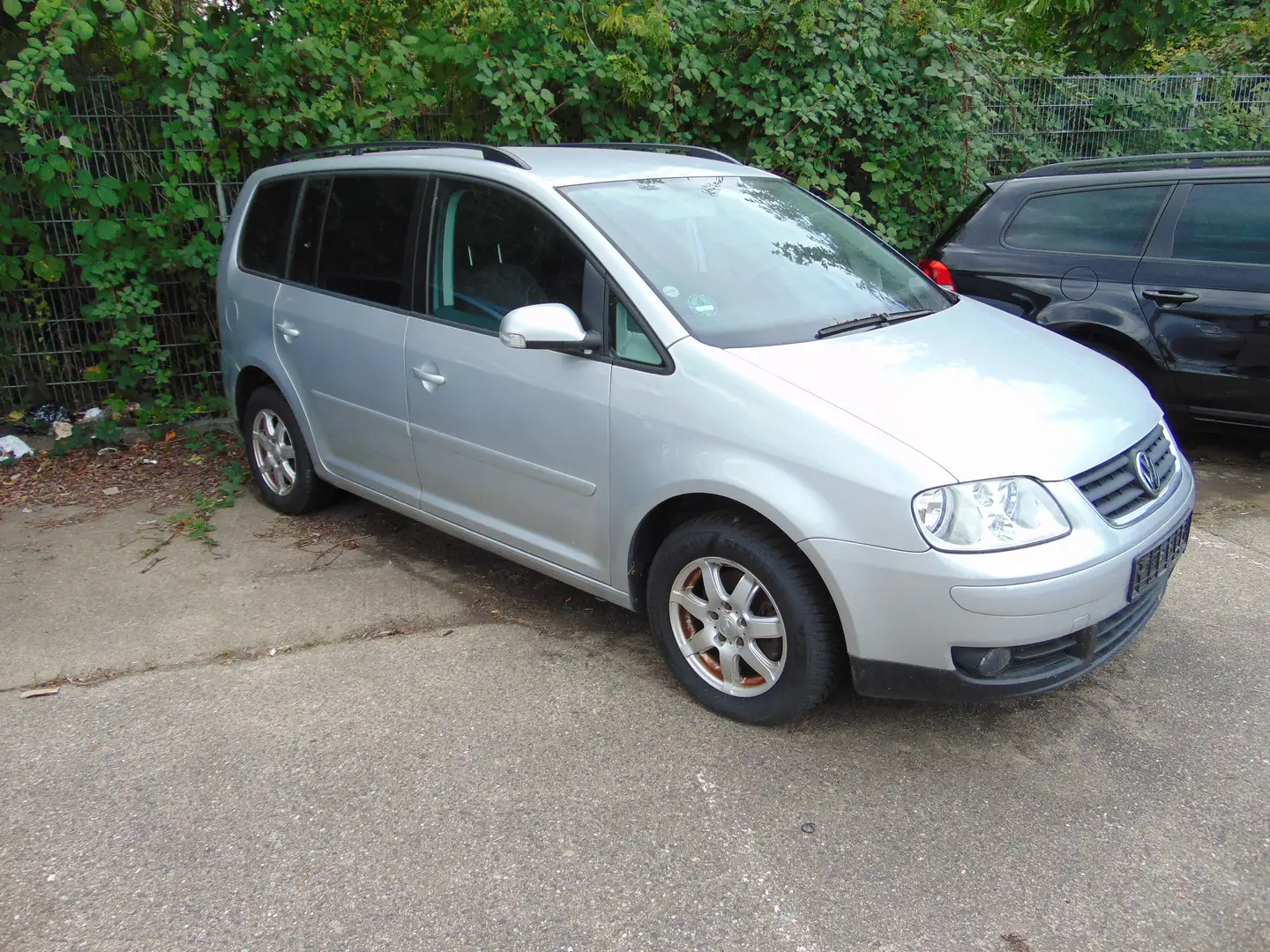 Volkswagen Touran 2.0 TDI Trendline/ Klimaautomatik/ 7 Sitzer/ Argent - 1