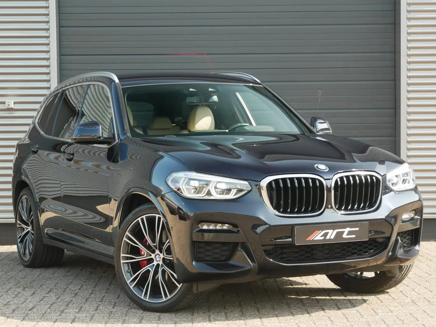 BMW X3 XDrive30e M-Sport, elek. Trekhaak, 21 inch, Head-u Zwart - 1
