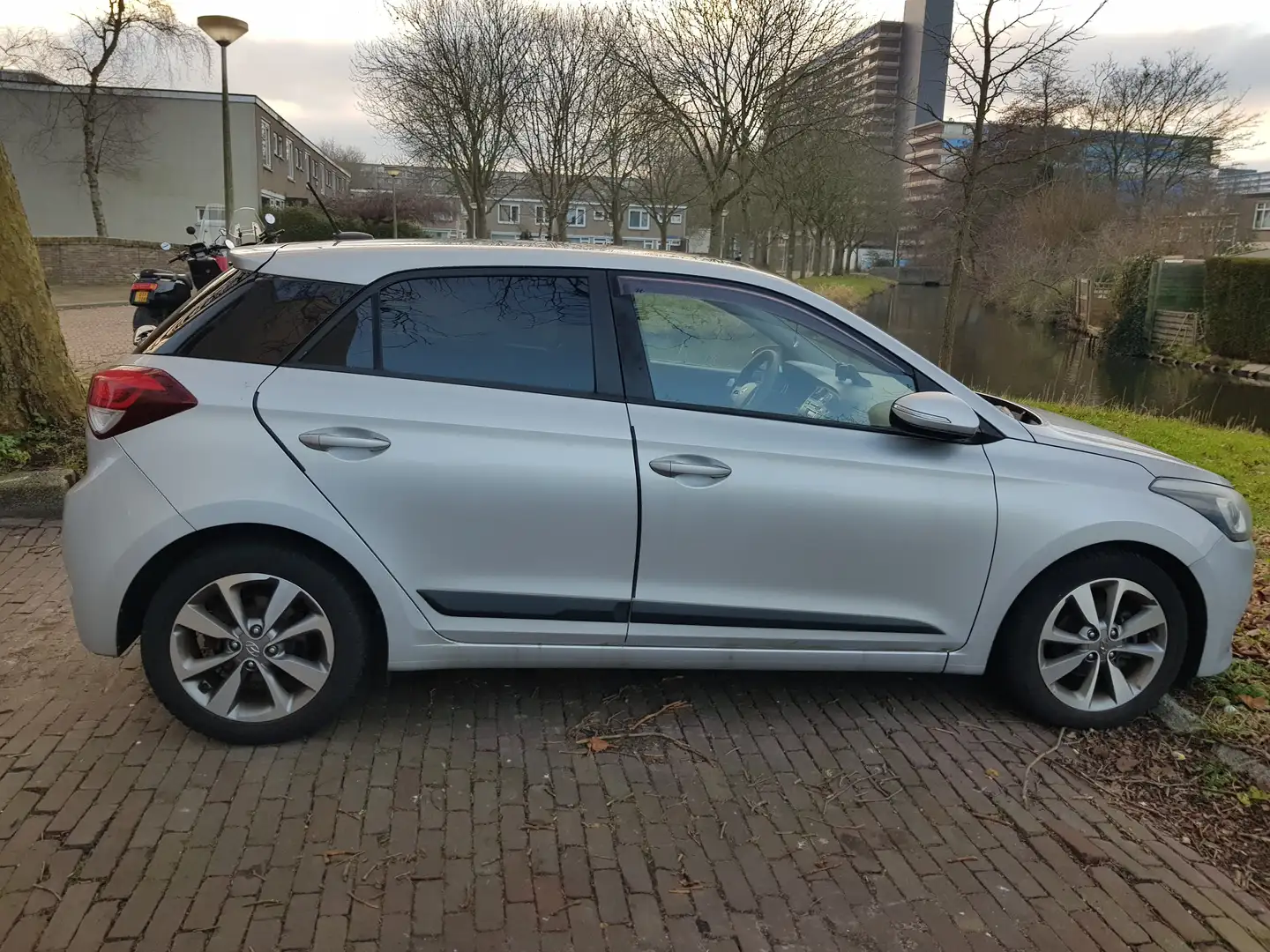 Hyundai i20 i20 1.2 HP i-Motion Premium, blue Grey - 2