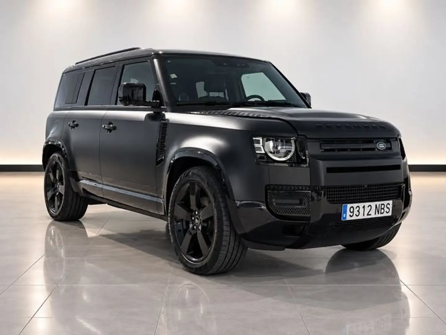Land Rover Defender 3.0 D250 MHEV X-DYNAMIC SE 130 AUTO 4WD Negro - 1
