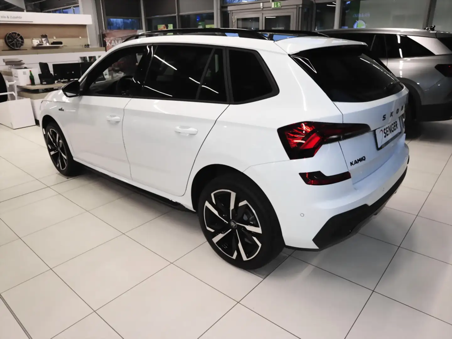 Skoda Kamiq 1,5 TSI DSG Monte Carlo Panorama Navi Sitzhzg. ACC Weiß - 2
